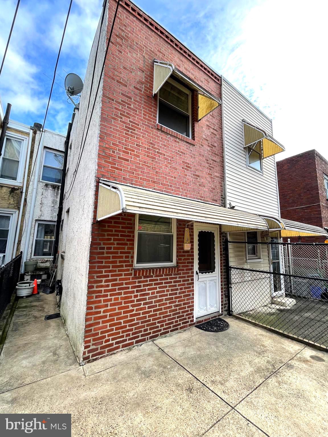 PORT RICHMOND - Residential Lease