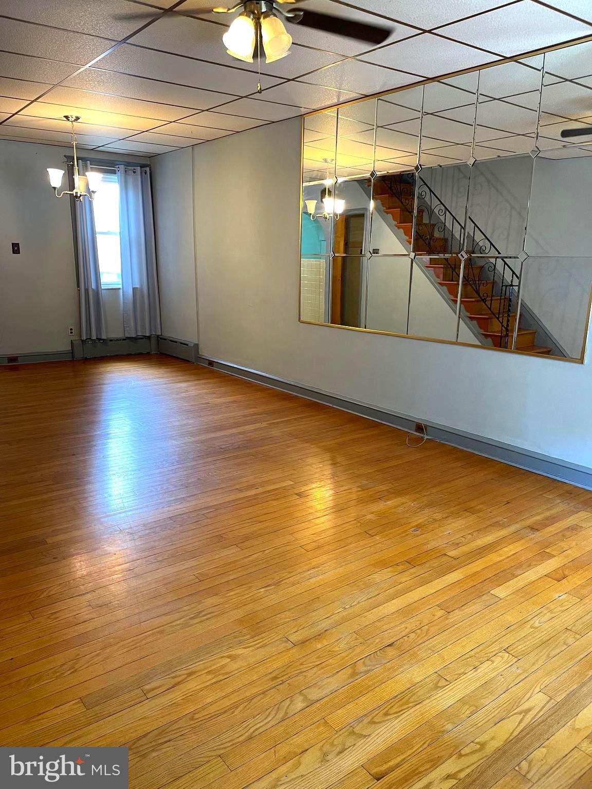 PORT RICHMOND - Residential Lease