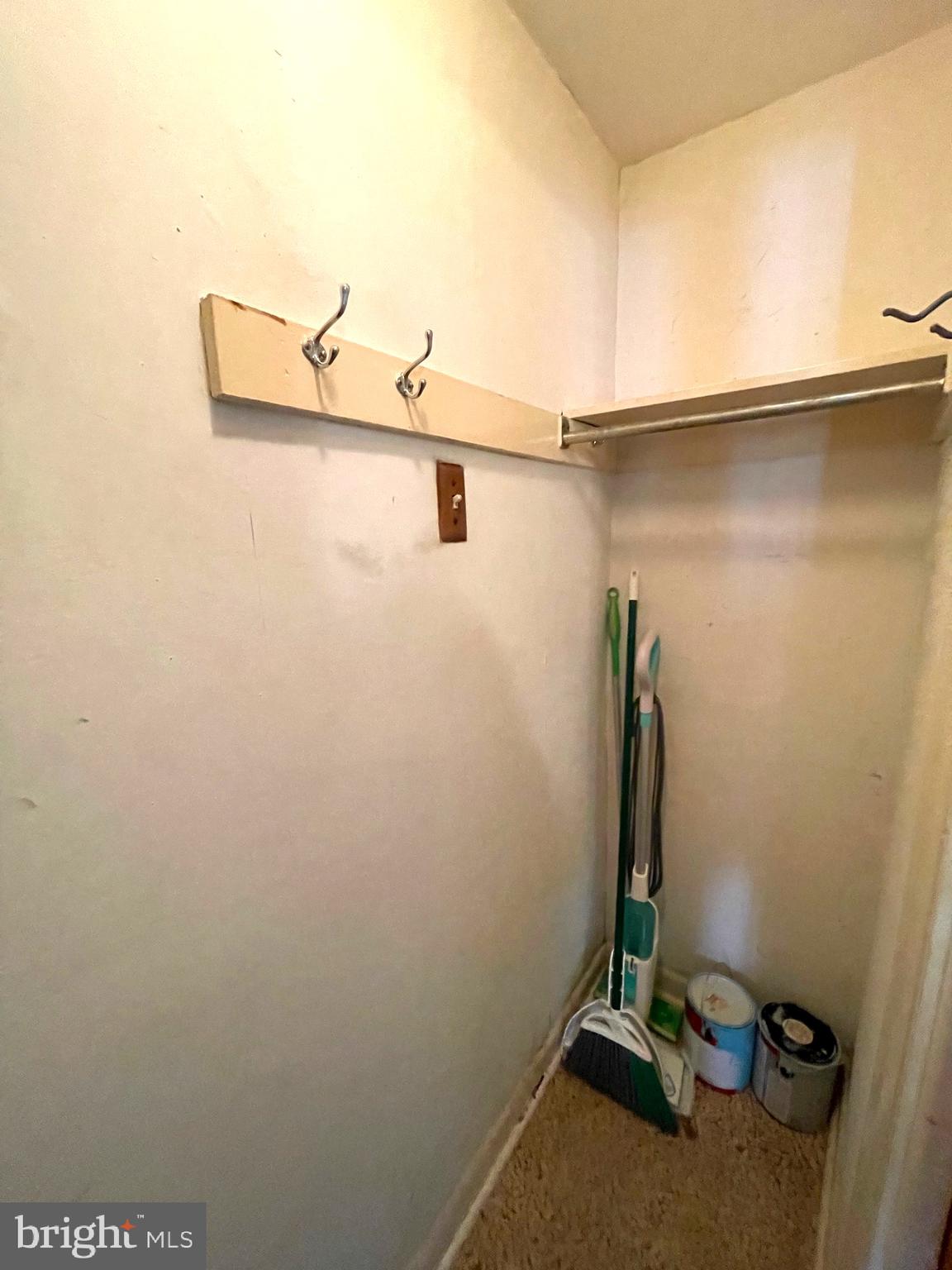 PORT RICHMOND - Residential Lease