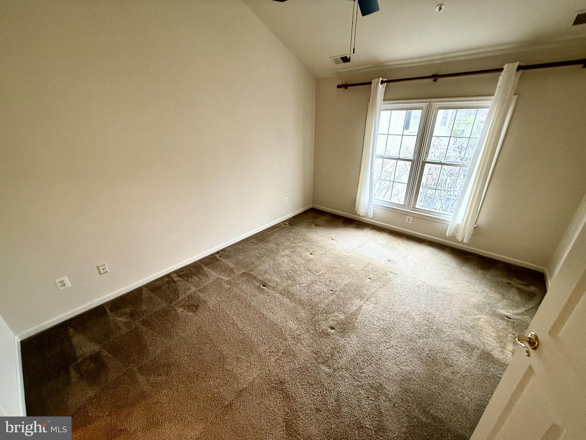 FALLSGROVE - Residential Lease