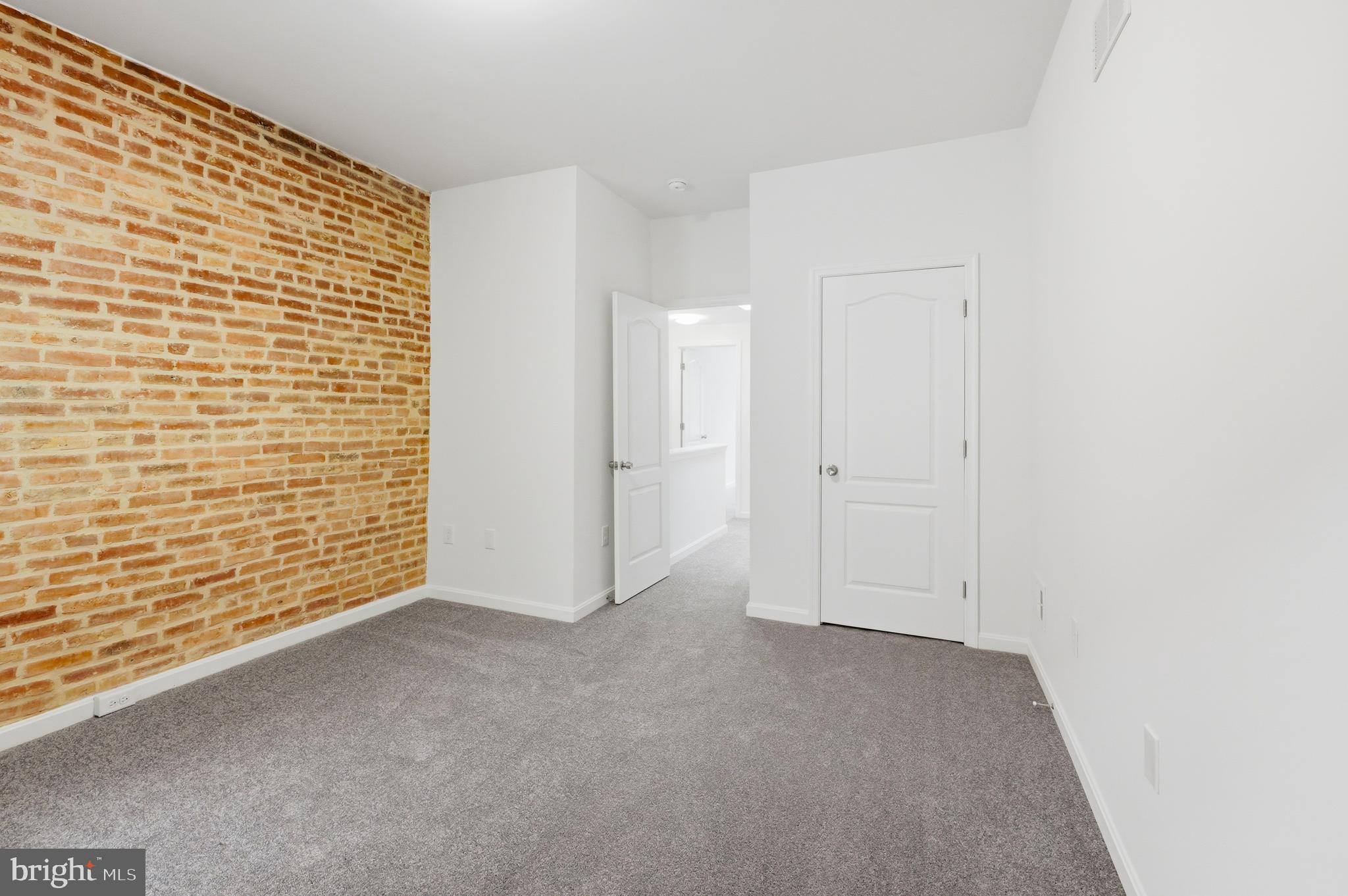 GREENMOUNT WEST - Residential