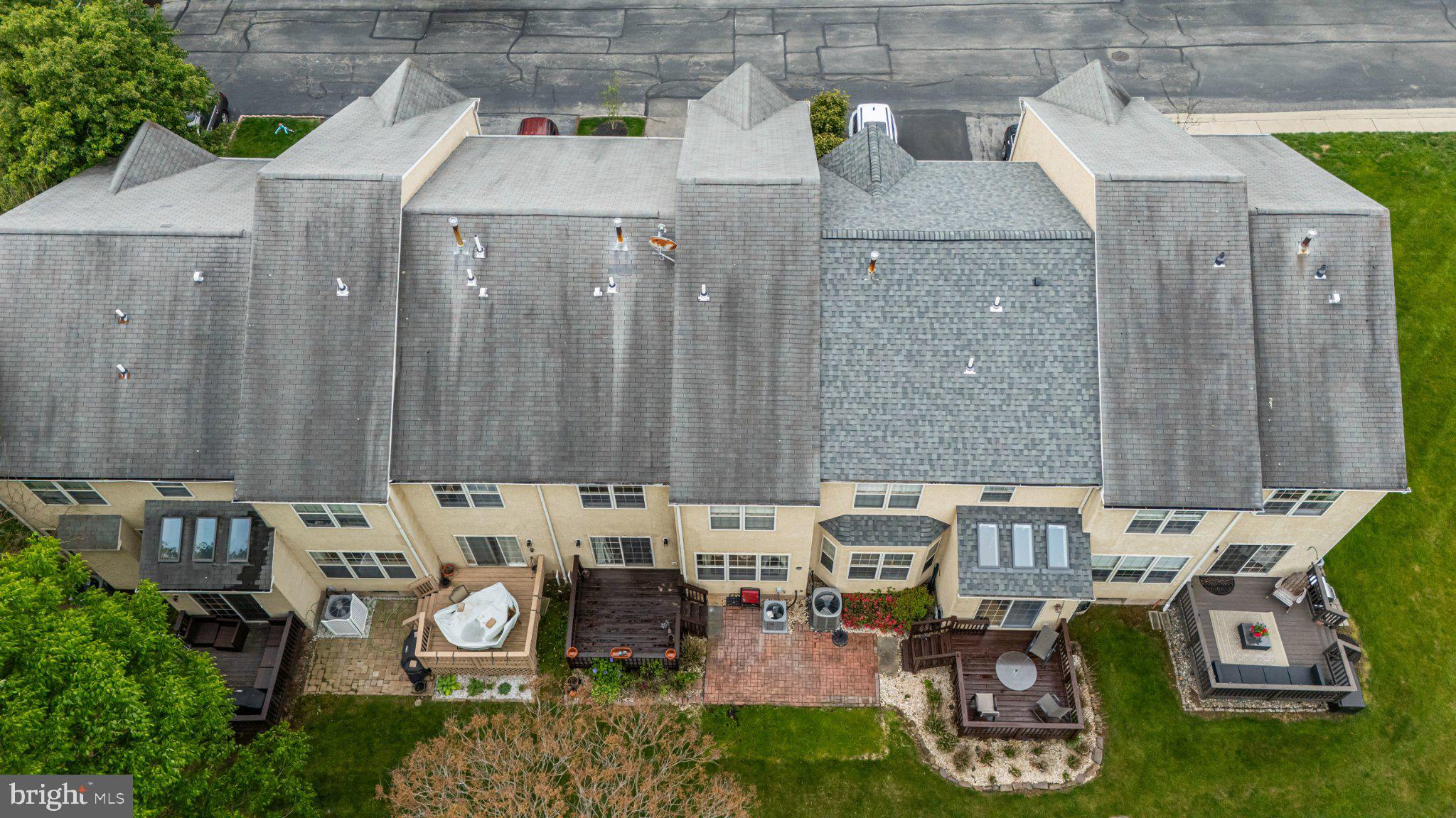 CHADWICK PL - Residential