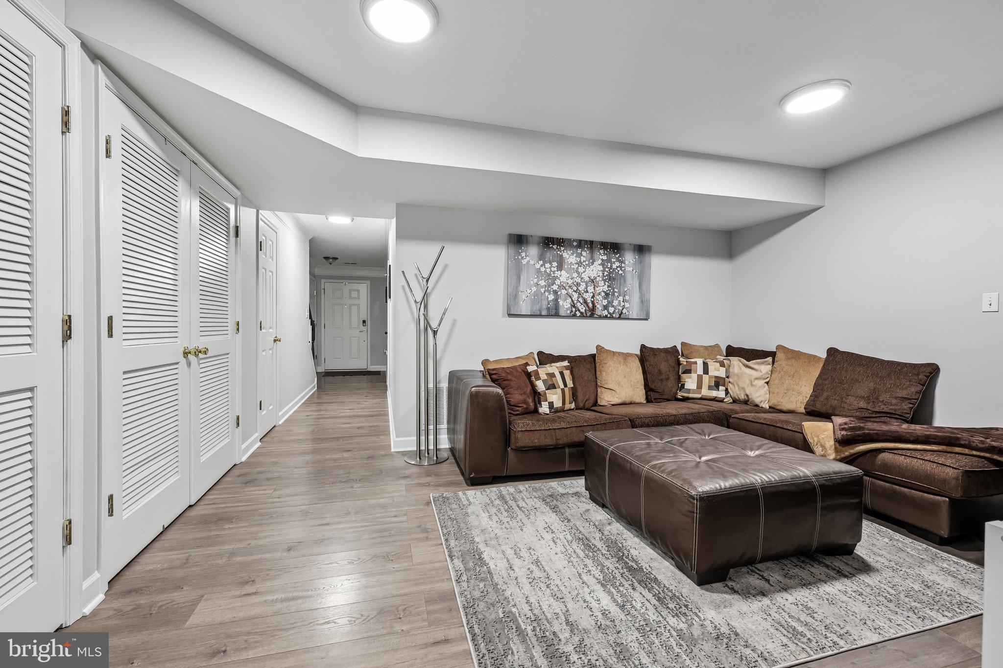 HAWKS VIEW GLEN - Residential