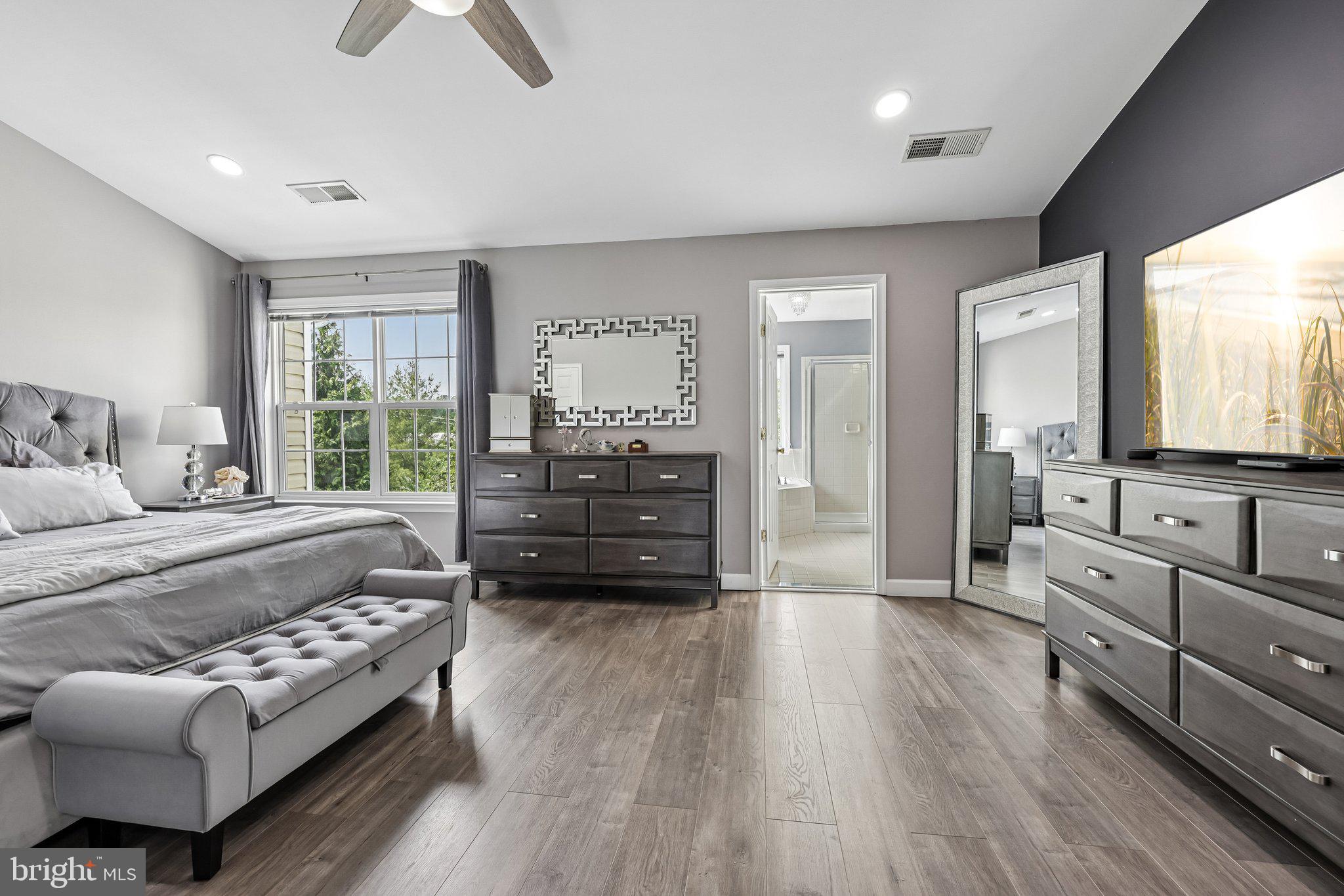 HAWKS VIEW GLEN - Residential