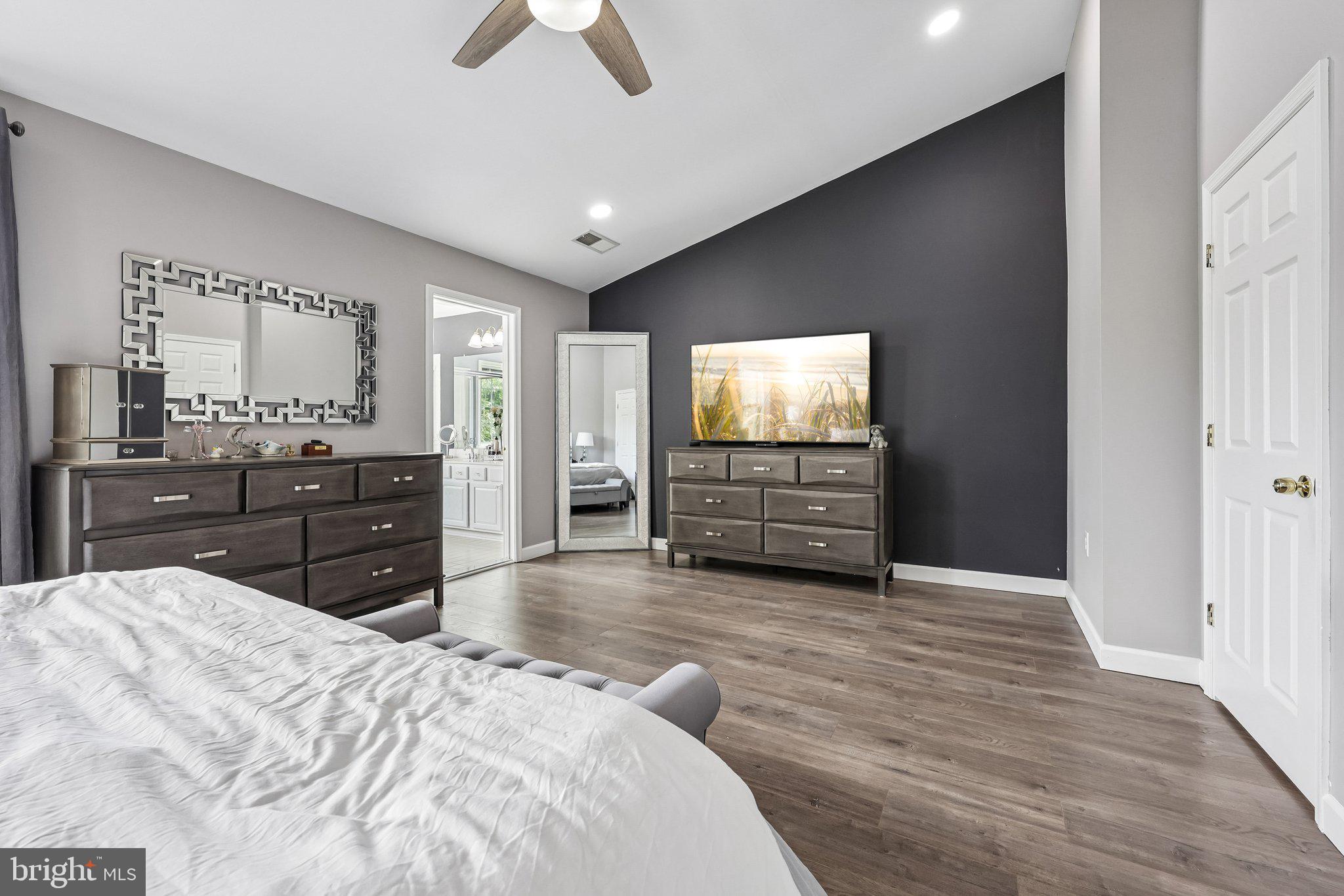HAWKS VIEW GLEN - Residential