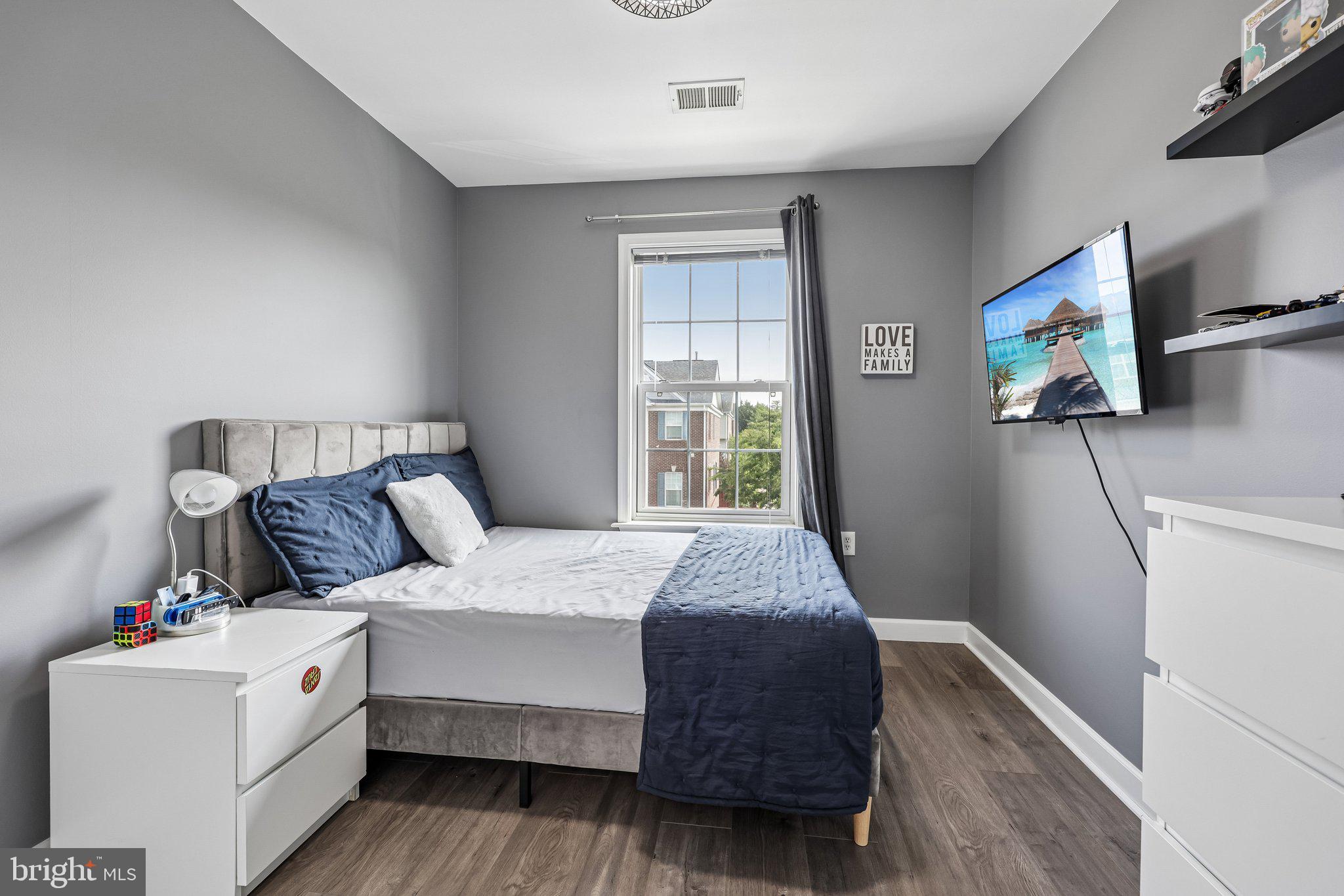 HAWKS VIEW GLEN - Residential