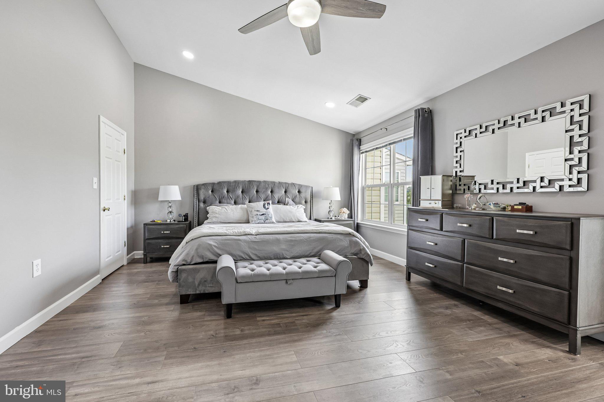 HAWKS VIEW GLEN - Residential