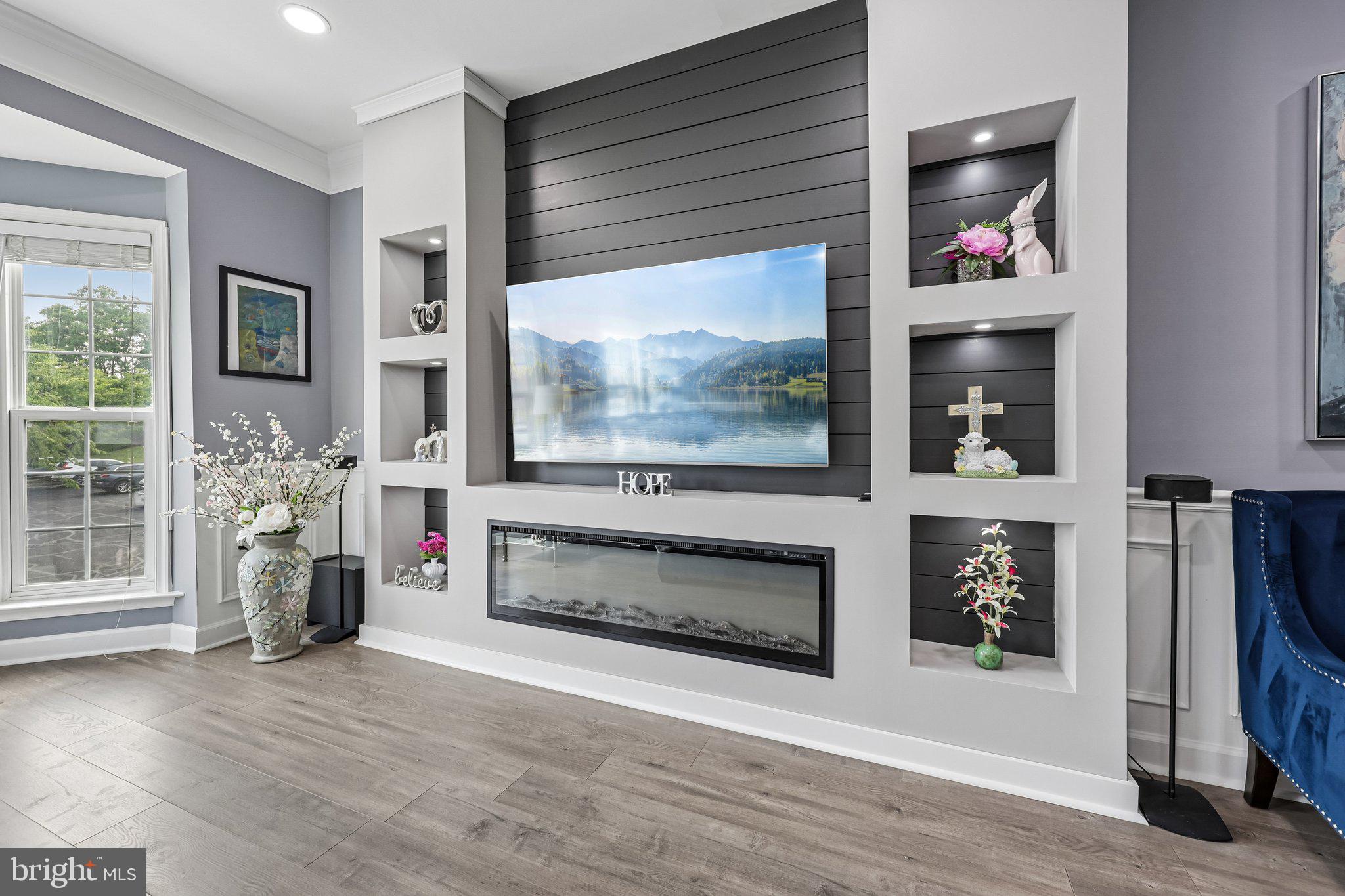 HAWKS VIEW GLEN - Residential