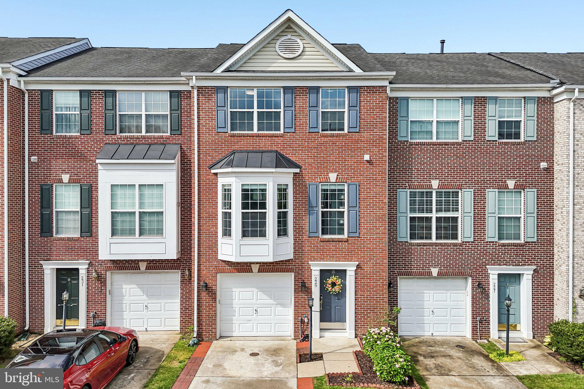 HAWKS VIEW GLEN - Residential