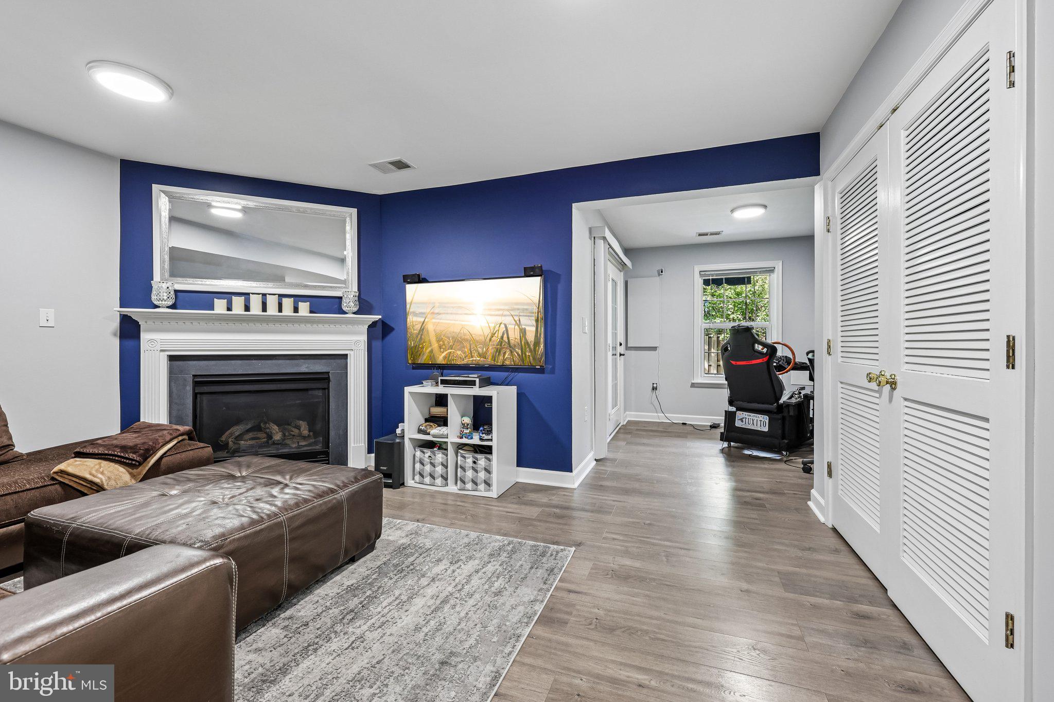 HAWKS VIEW GLEN - Residential
