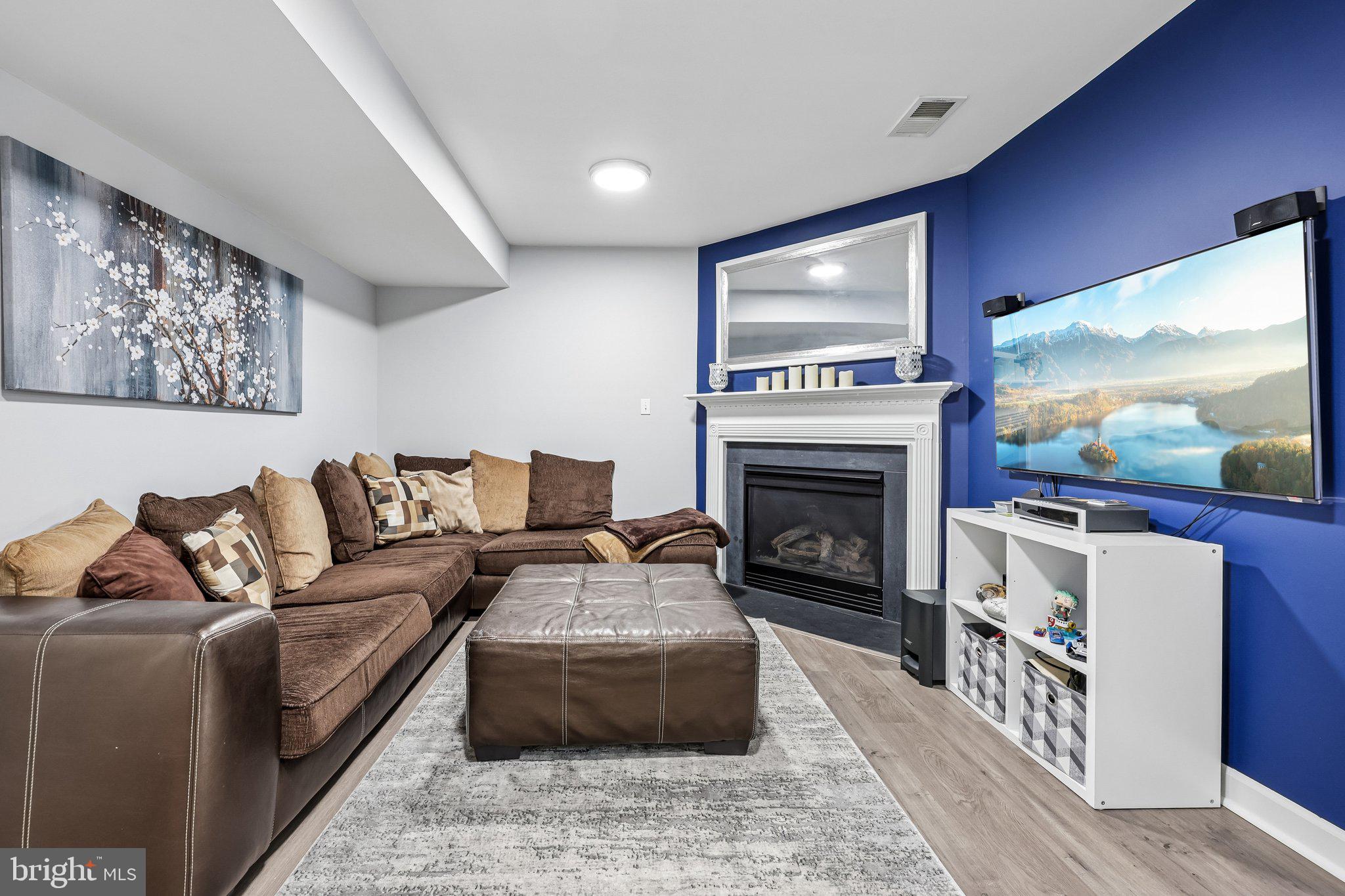 HAWKS VIEW GLEN - Residential