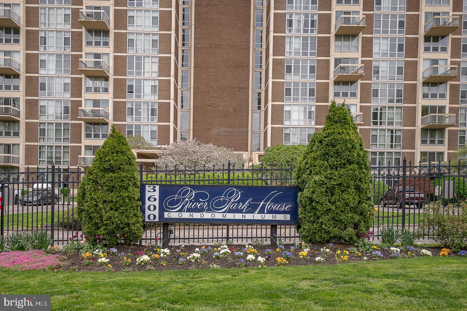 RIVER PARK - Residential