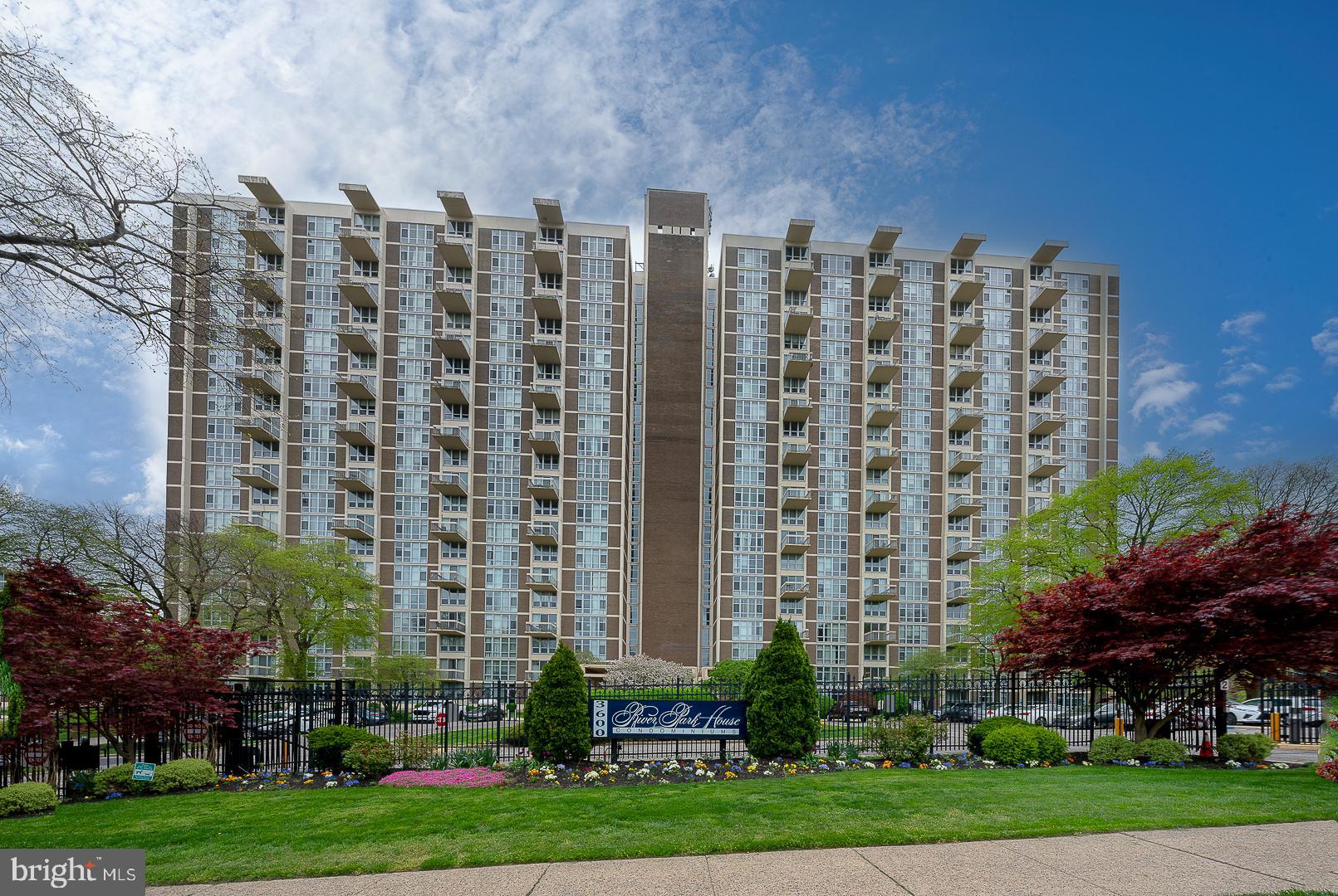 RIVER PARK - Residential