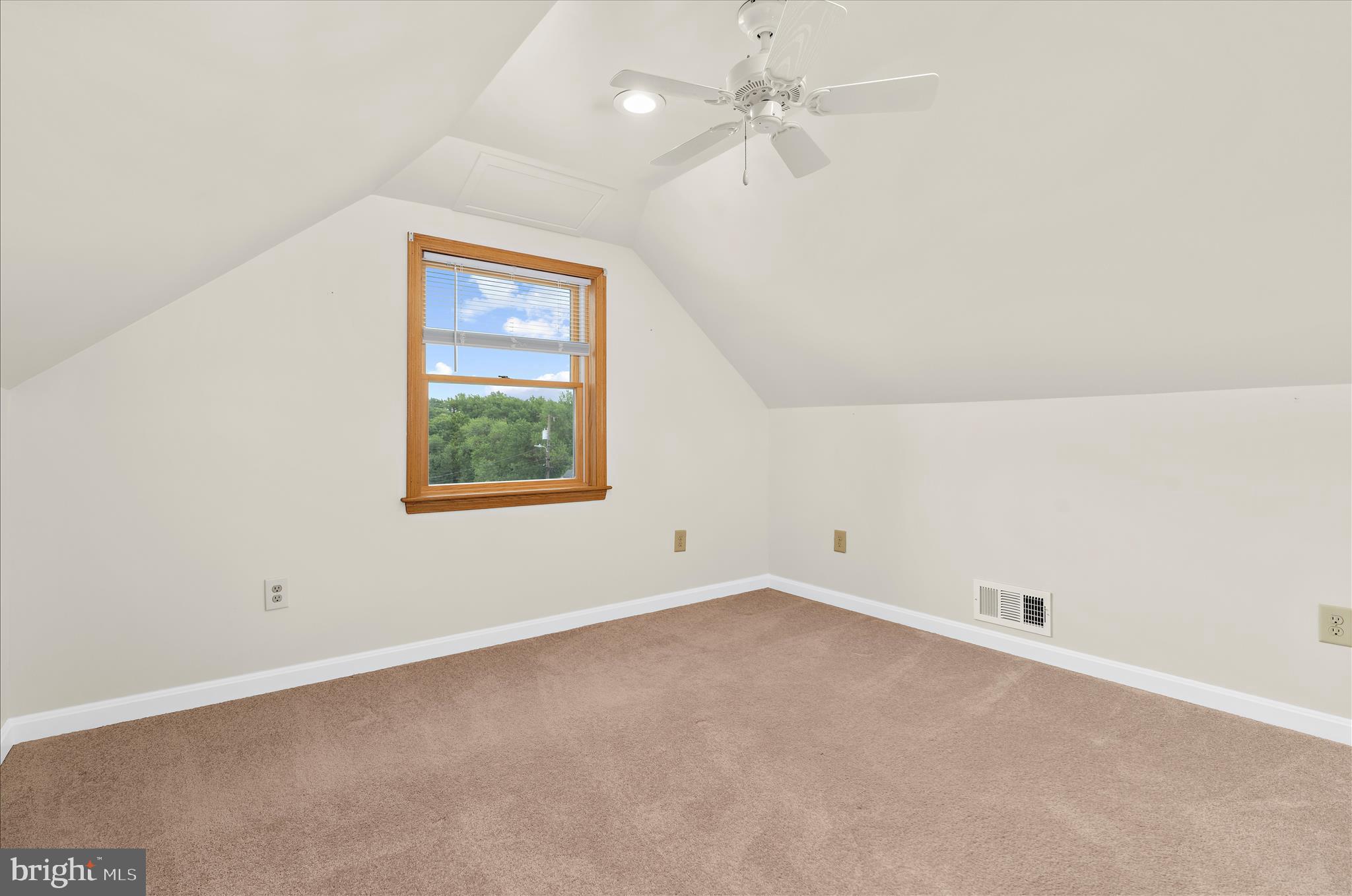 ROLAND TERRACE - Residential