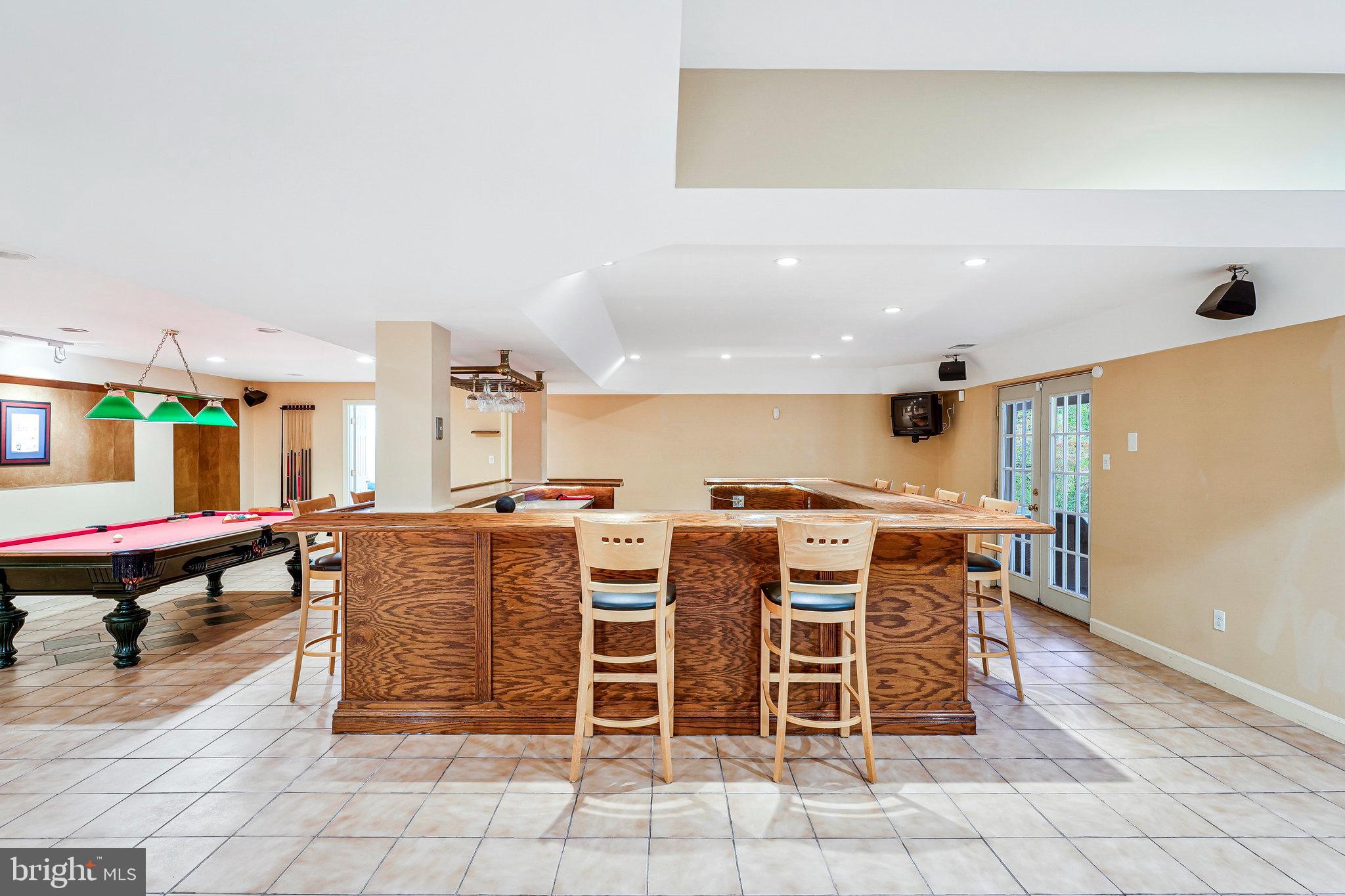 BURKE LAKE MEADOW - Residential