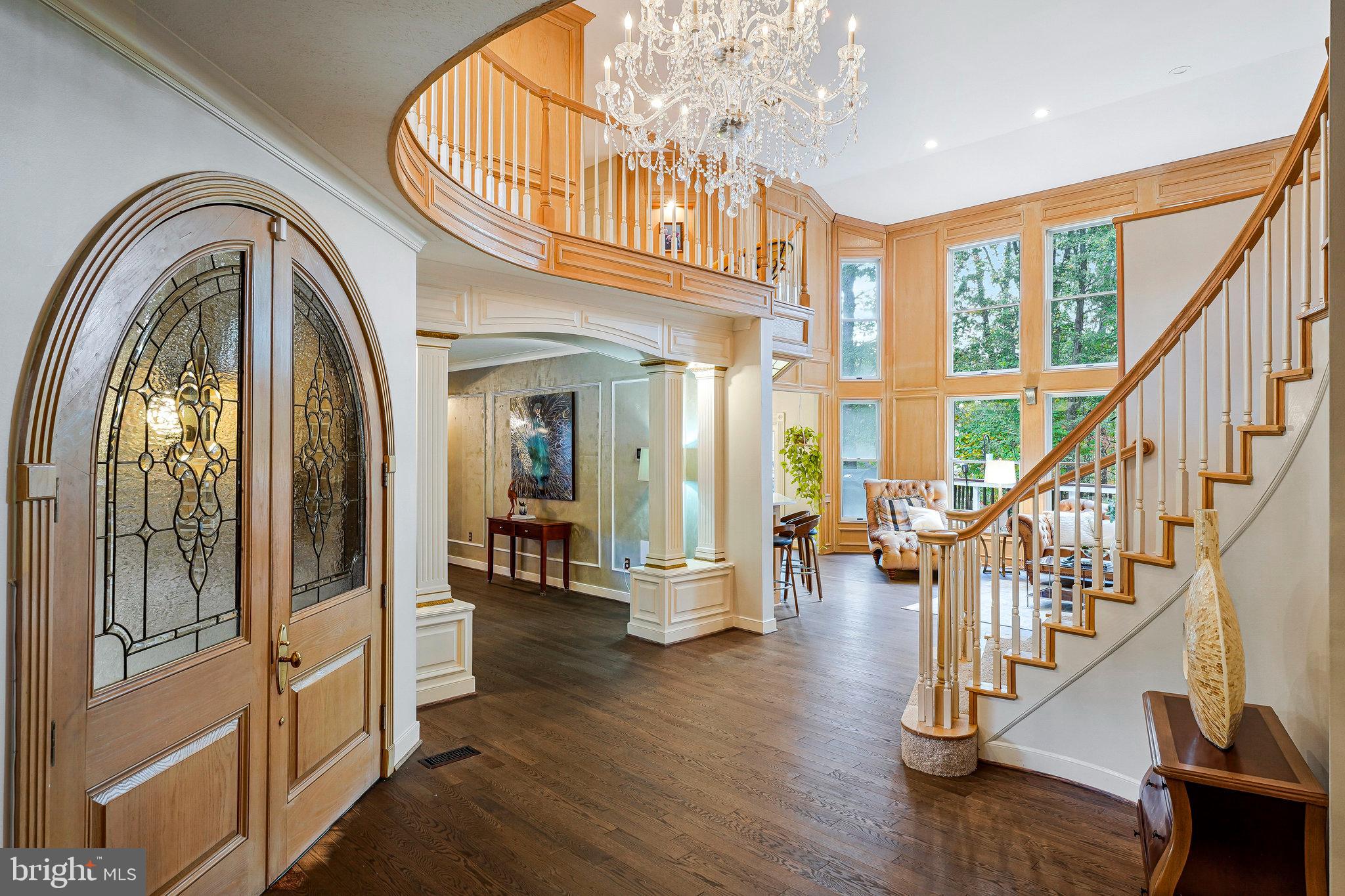 BURKE LAKE MEADOW - Residential