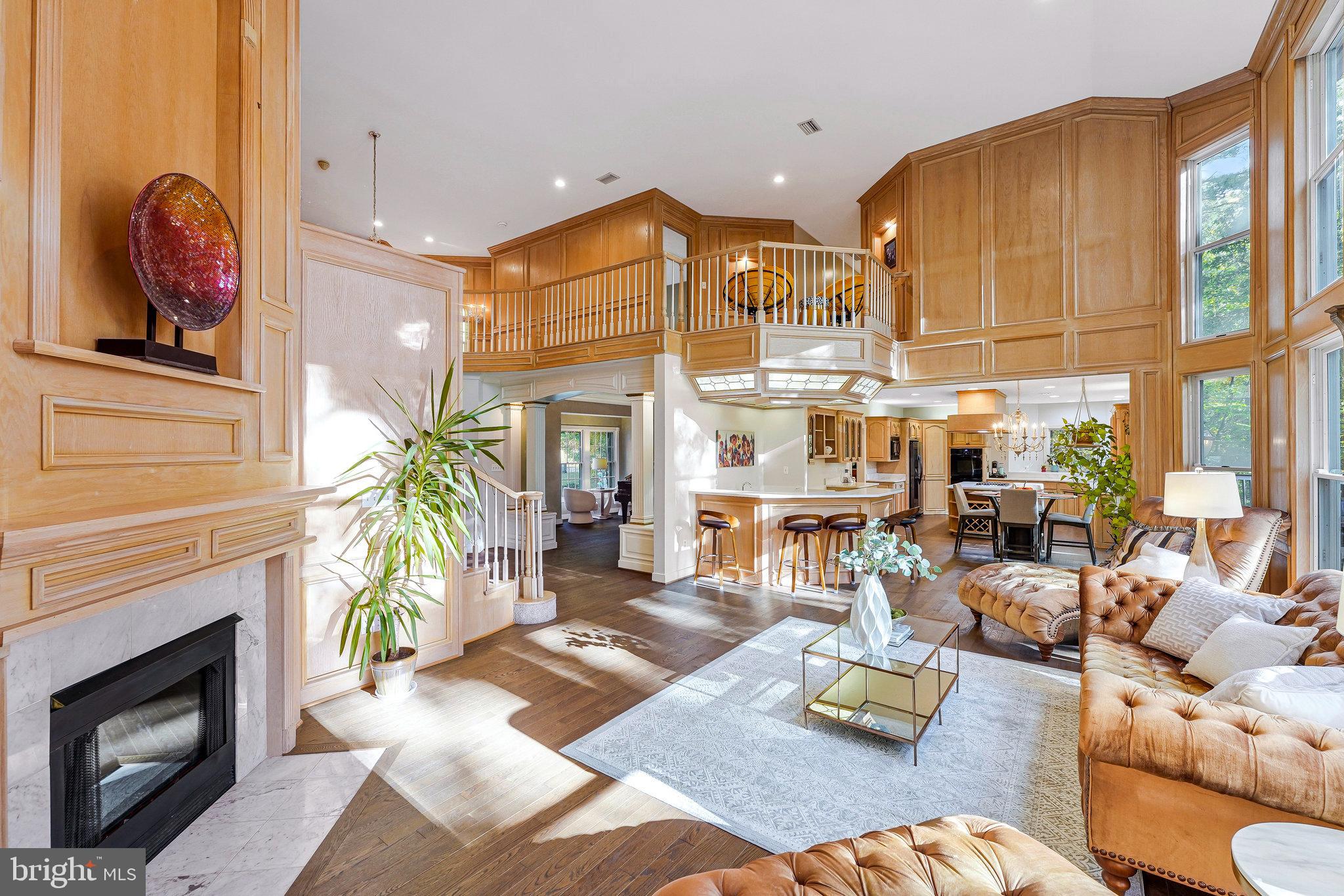BURKE LAKE MEADOW - Residential
