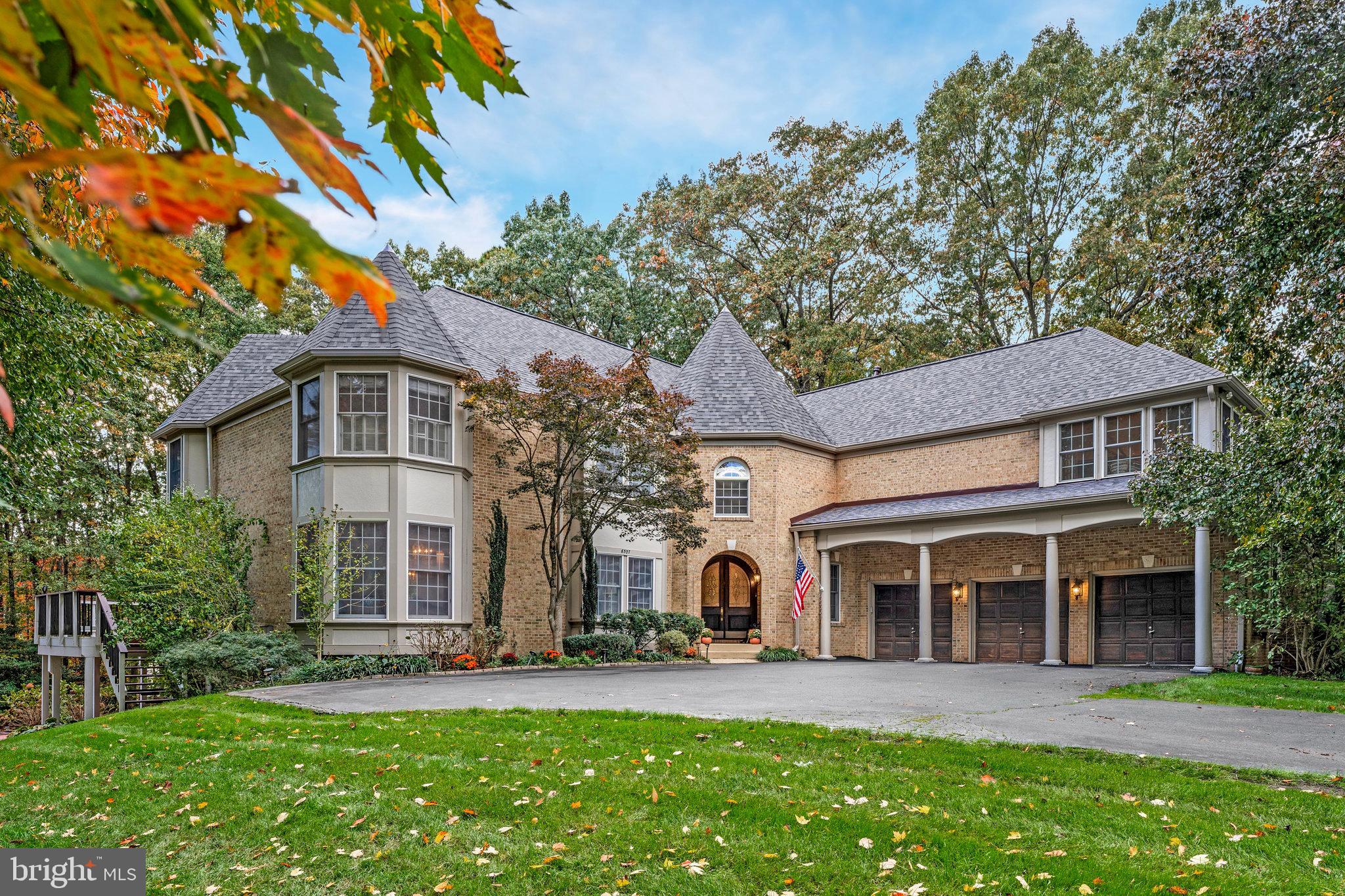 BURKE LAKE MEADOW - Residential
