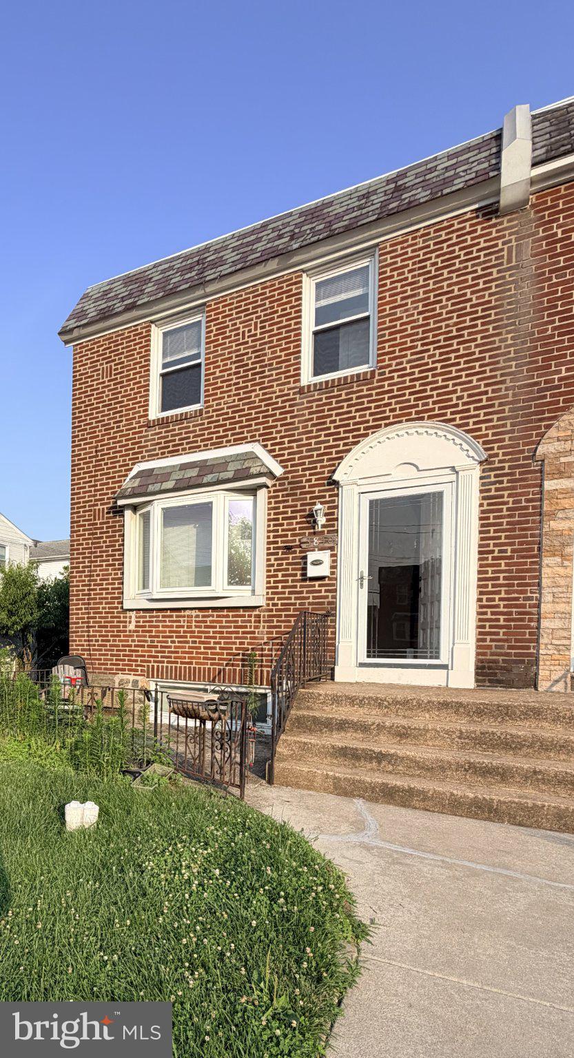 Located in the heart of Drexel Hill in the desirable Kellyville-Oakview neighborhood, this well-maintained corner end-of-row townhouse offers the perfect combination of comfort, space, and convenience. The home features 3 spacious bedrooms and 2 full bathrooms, along with bright living areas filled with natural light. The functional kitchen includes a gas range, built-in microwave, dishwasher, and ample cabinet space for everyday living. The fully finished basement, with its own rear entrance, provides versatile additional living space that can be used as a family room, home office, gym, or guest area. Outside, you'll find a small backyard, an attached garage, and an additional off-street parking space directly in front of the garage. Conveniently located close to shopping, dining, parks, schools, and public transportation, this home offers everything you need in one of Drexel Hill's most convenient locations.