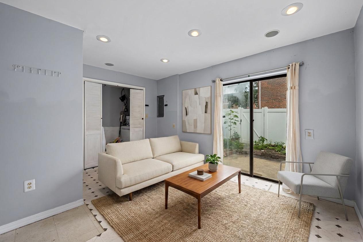 TYLER GARDENS - Residential