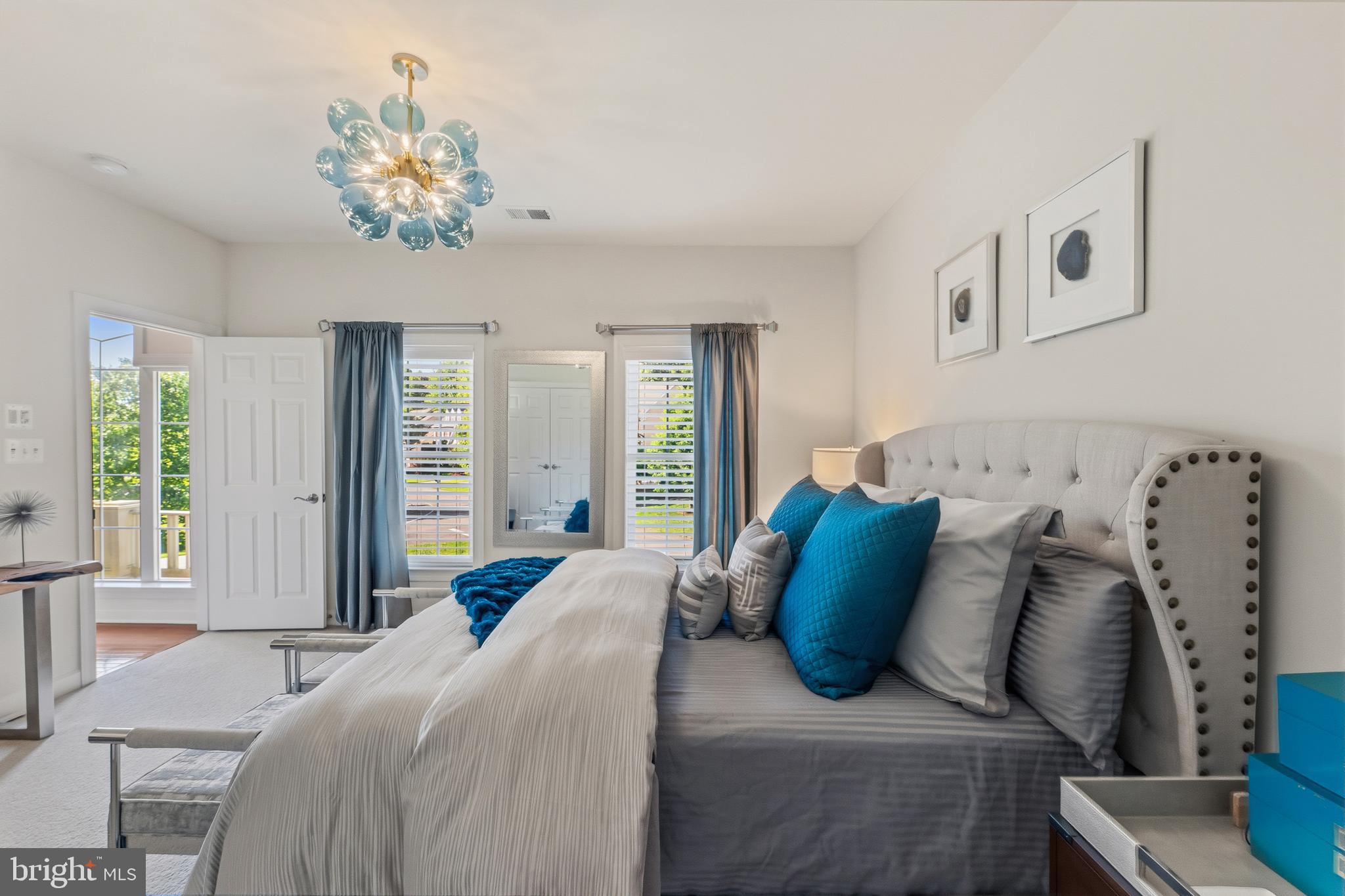 OAK CREEK - Residential