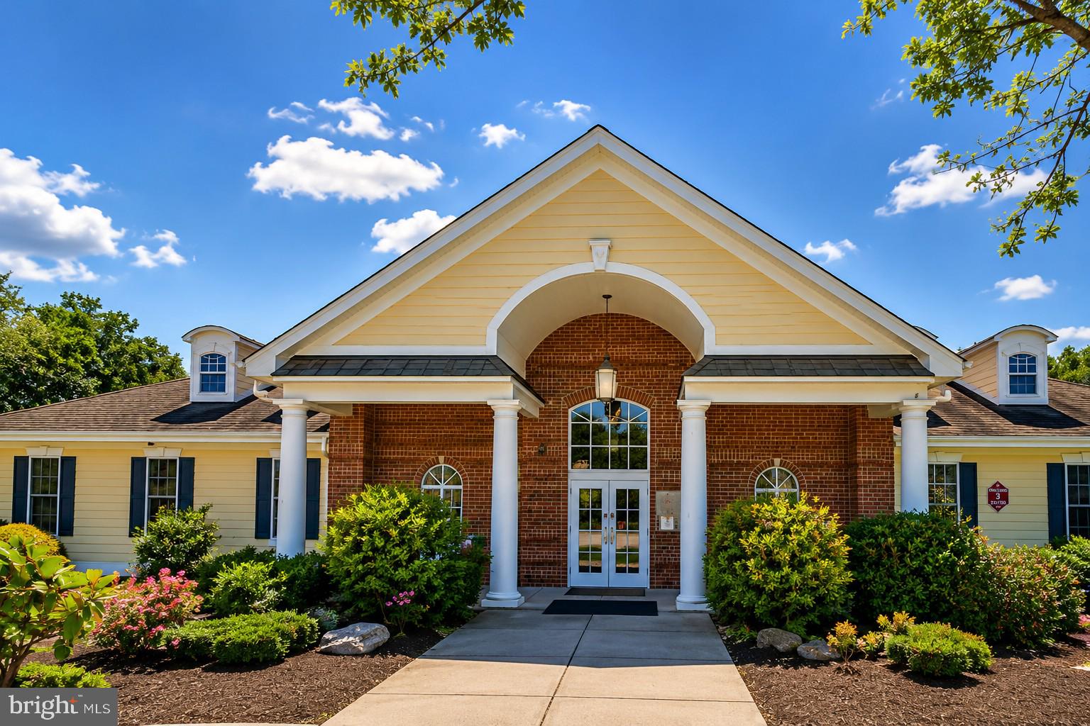 OAK CREEK - Residential