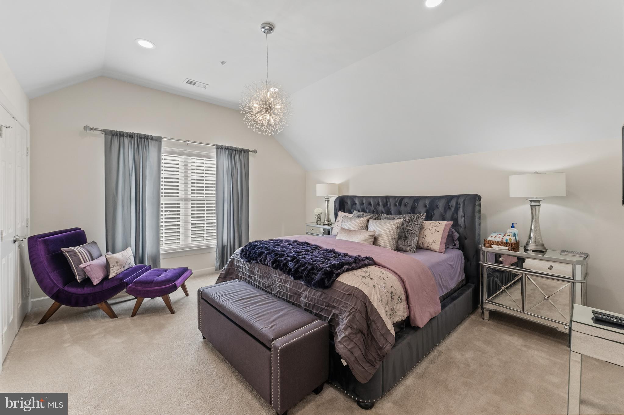 OAK CREEK - Residential