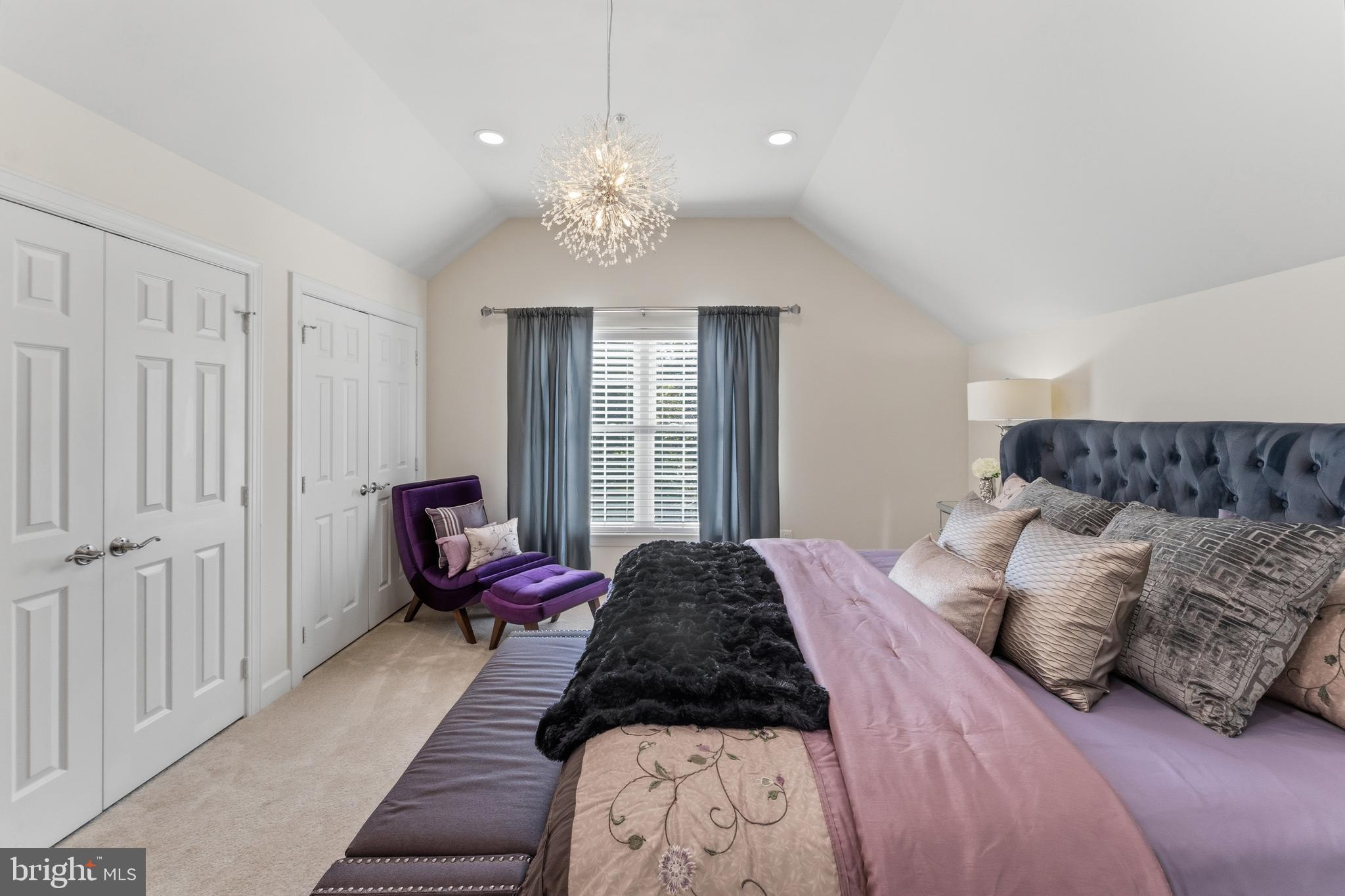 OAK CREEK - Residential