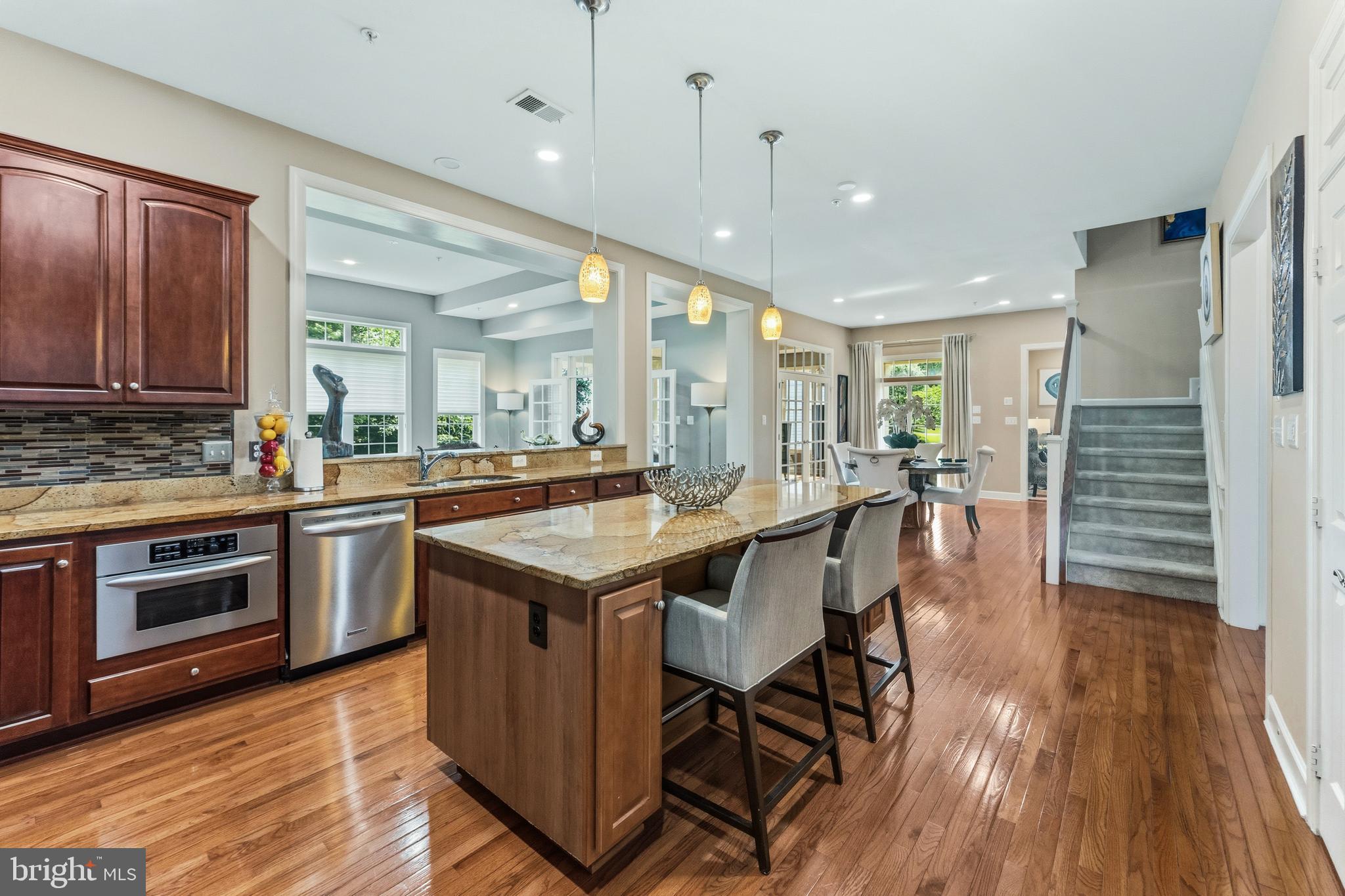 OAK CREEK - Residential