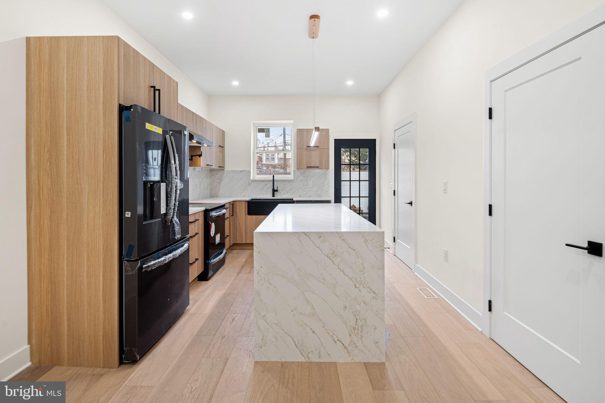 POINT BREEZE - Residential