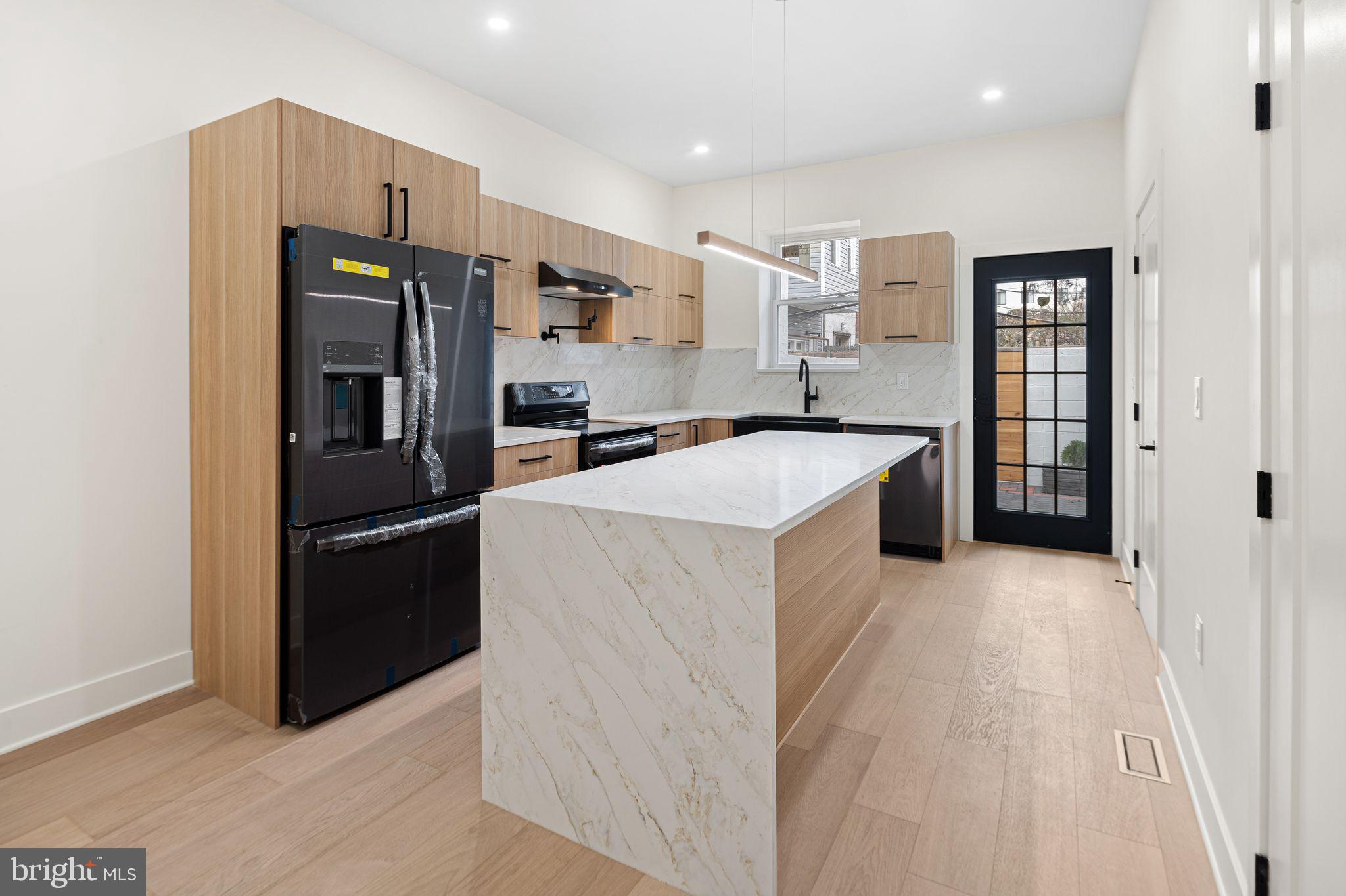 POINT BREEZE - Residential