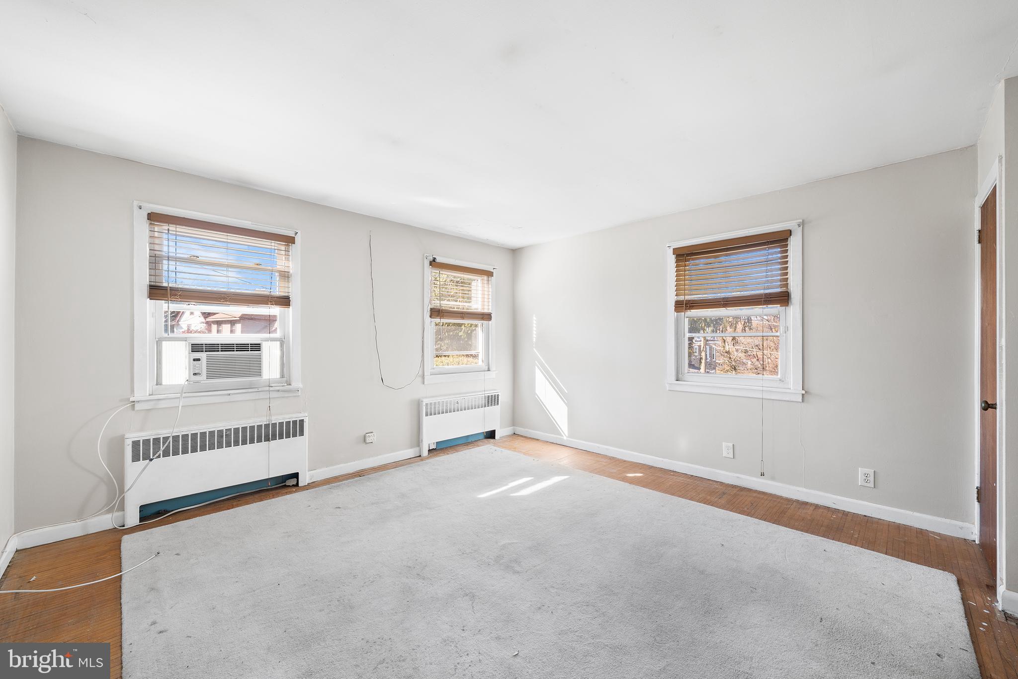 ELKINS PARK - Residential Income