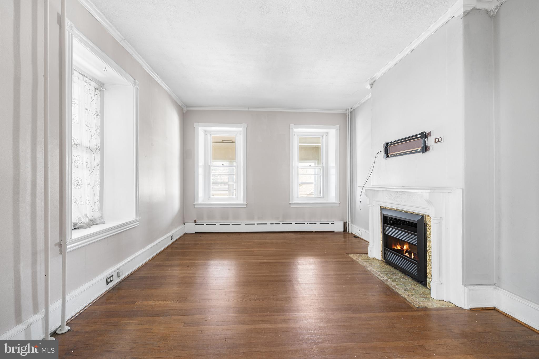 ELKINS PARK - Residential Income