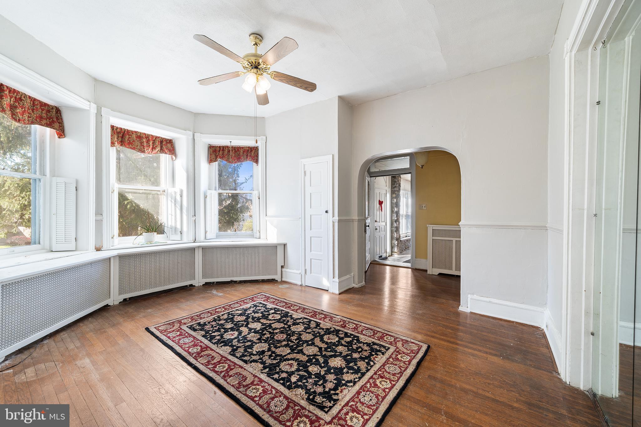ELKINS PARK - Residential Income