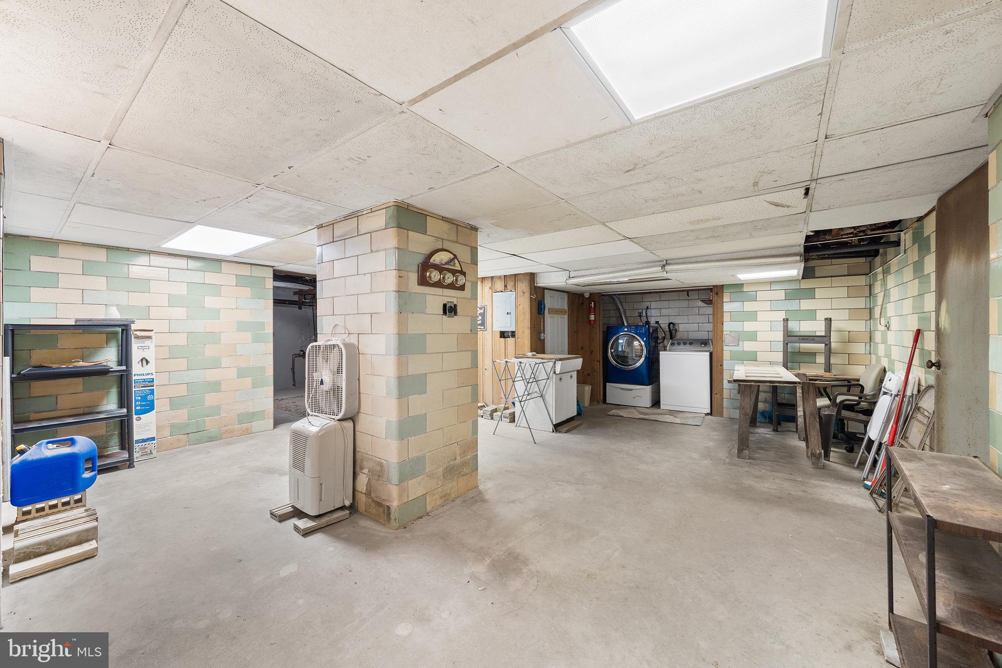 ELKINS PARK - Residential Income