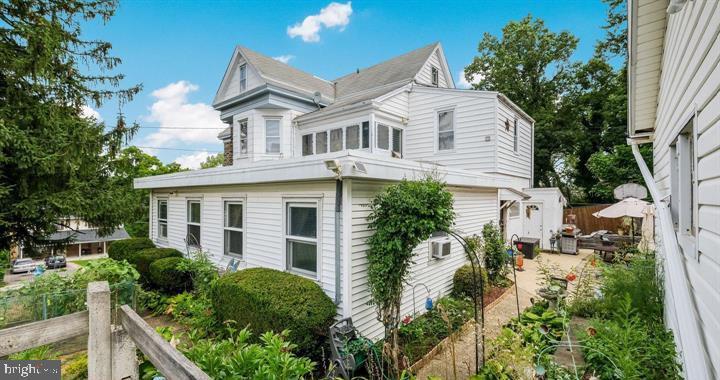 ELKINS PARK - Residential Income