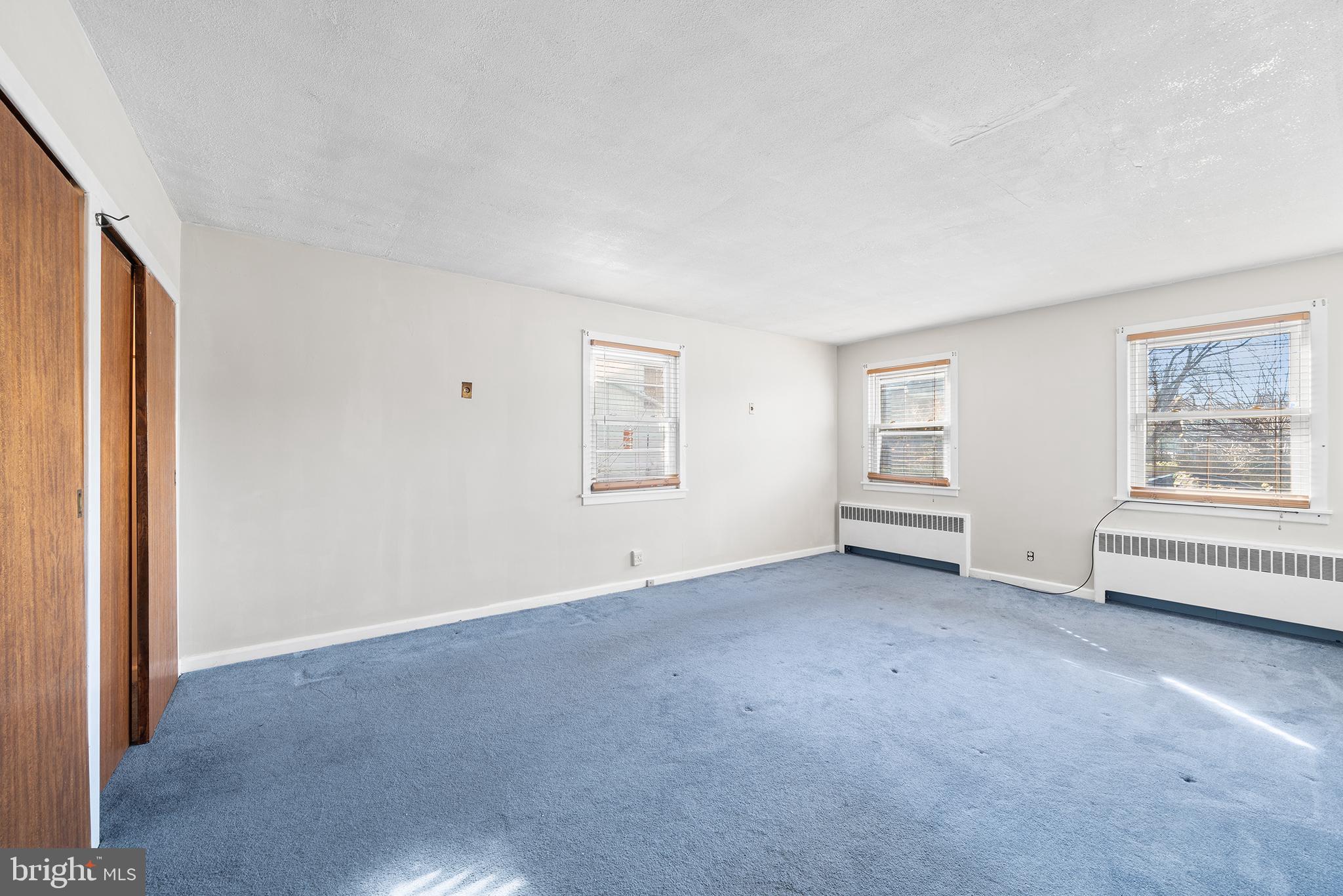 ELKINS PARK - Residential Income