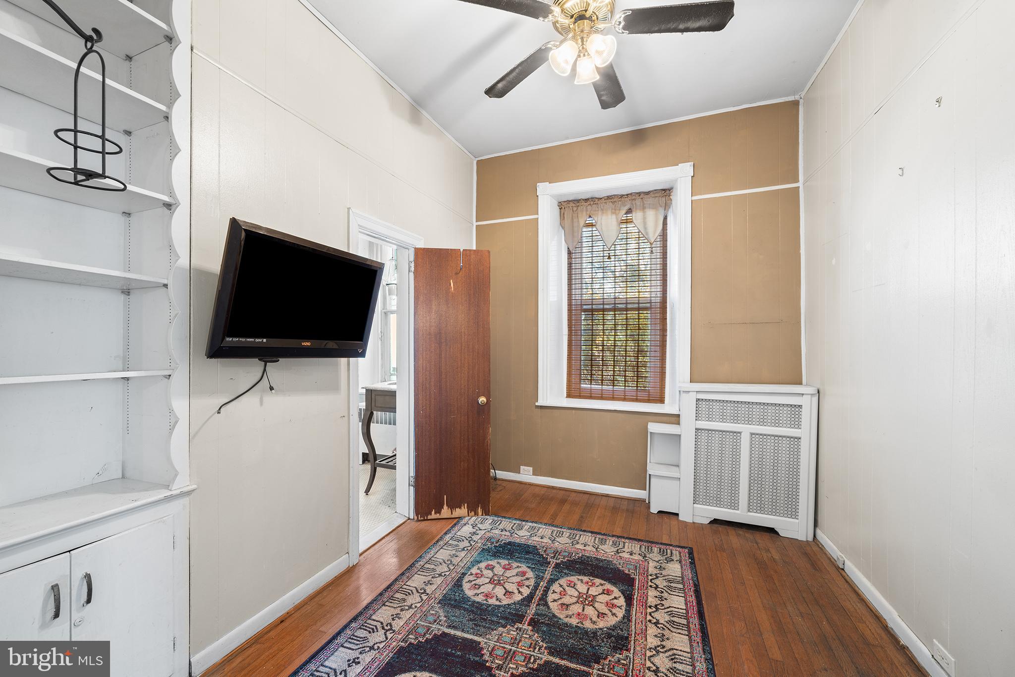 ELKINS PARK - Residential Income