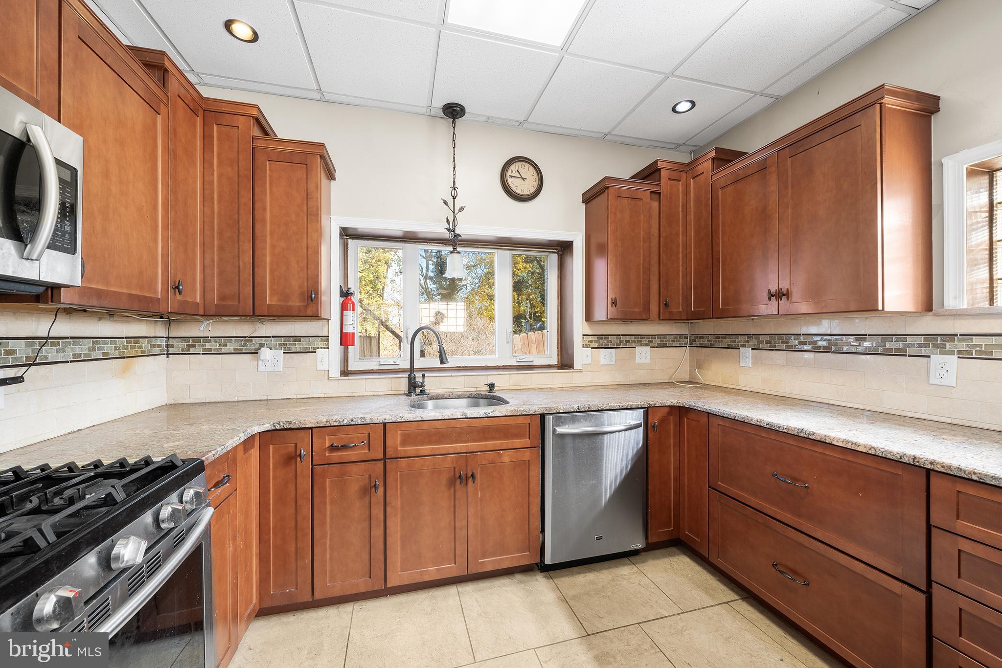 ELKINS PARK - Residential Income