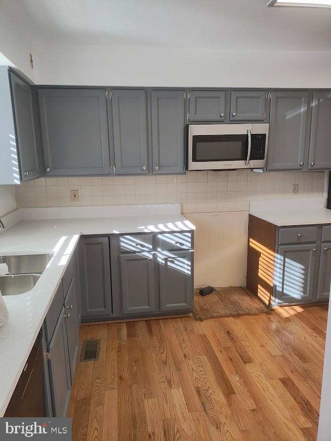 PARK RIDGE - Residential Lease