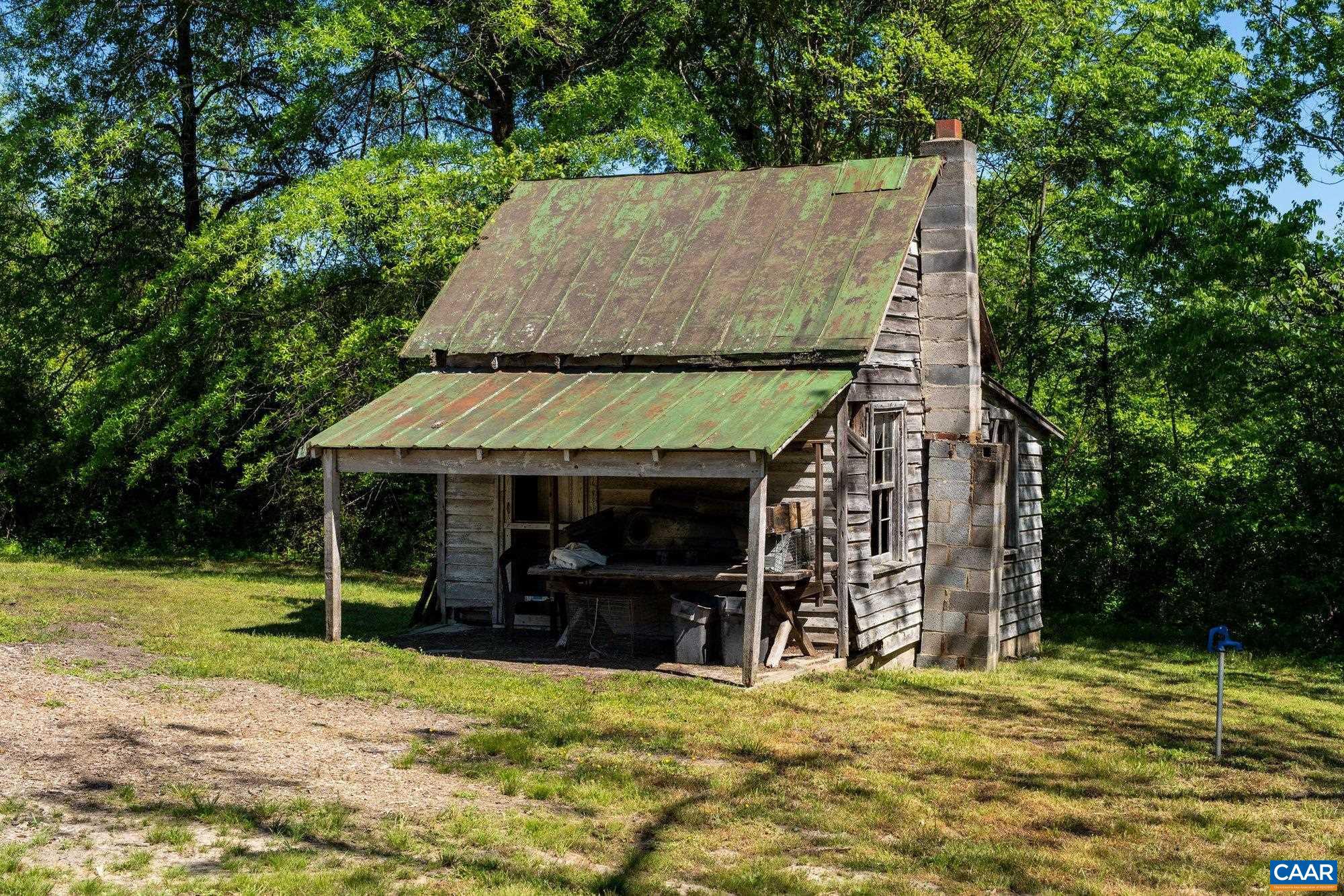 UNKNOWN - Farm