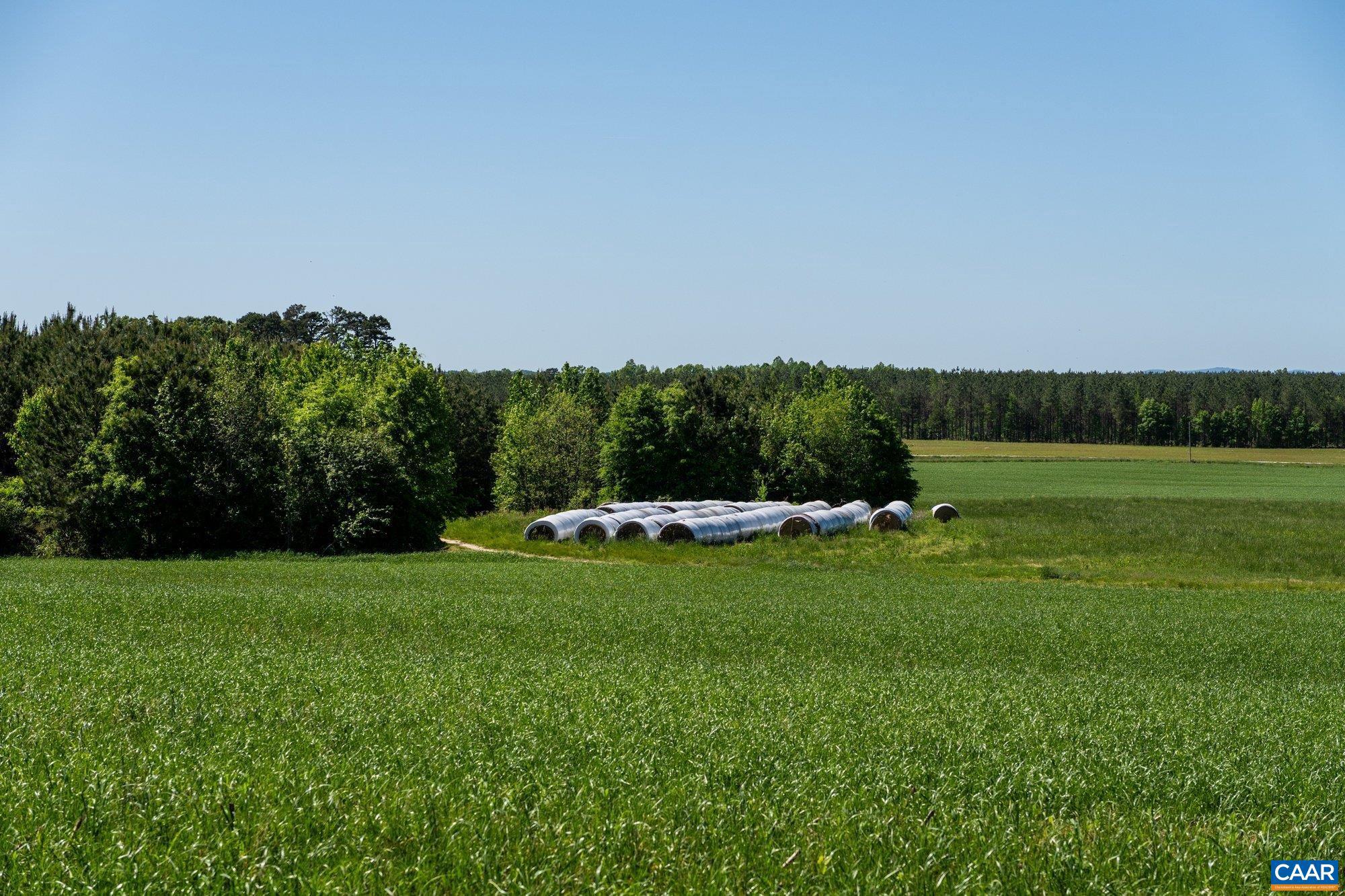 UNKNOWN - Farm