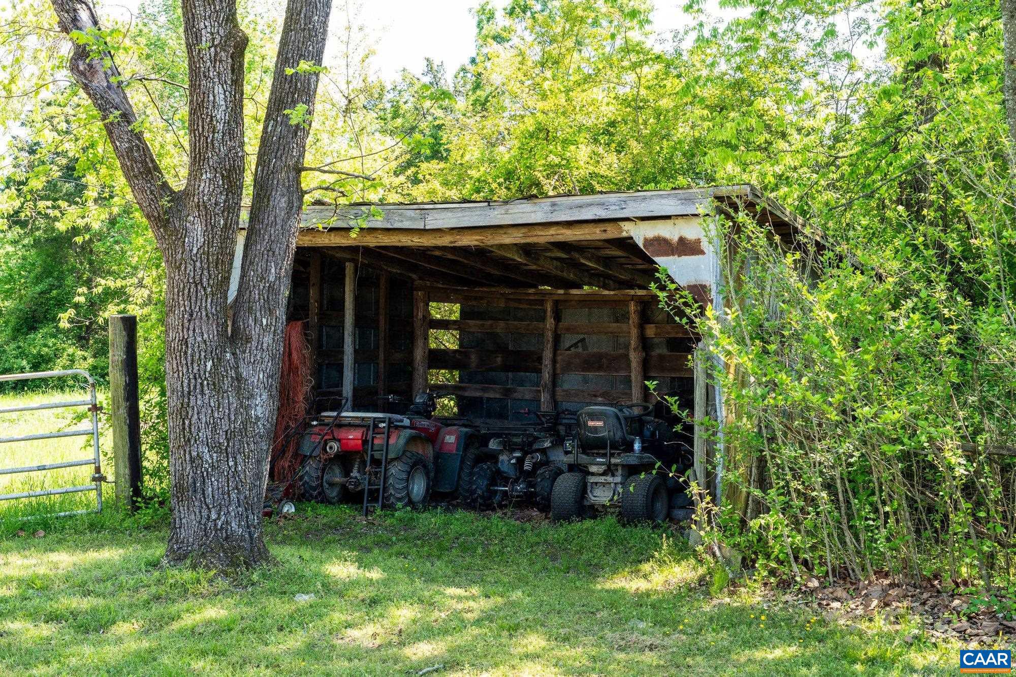 UNKNOWN - Farm