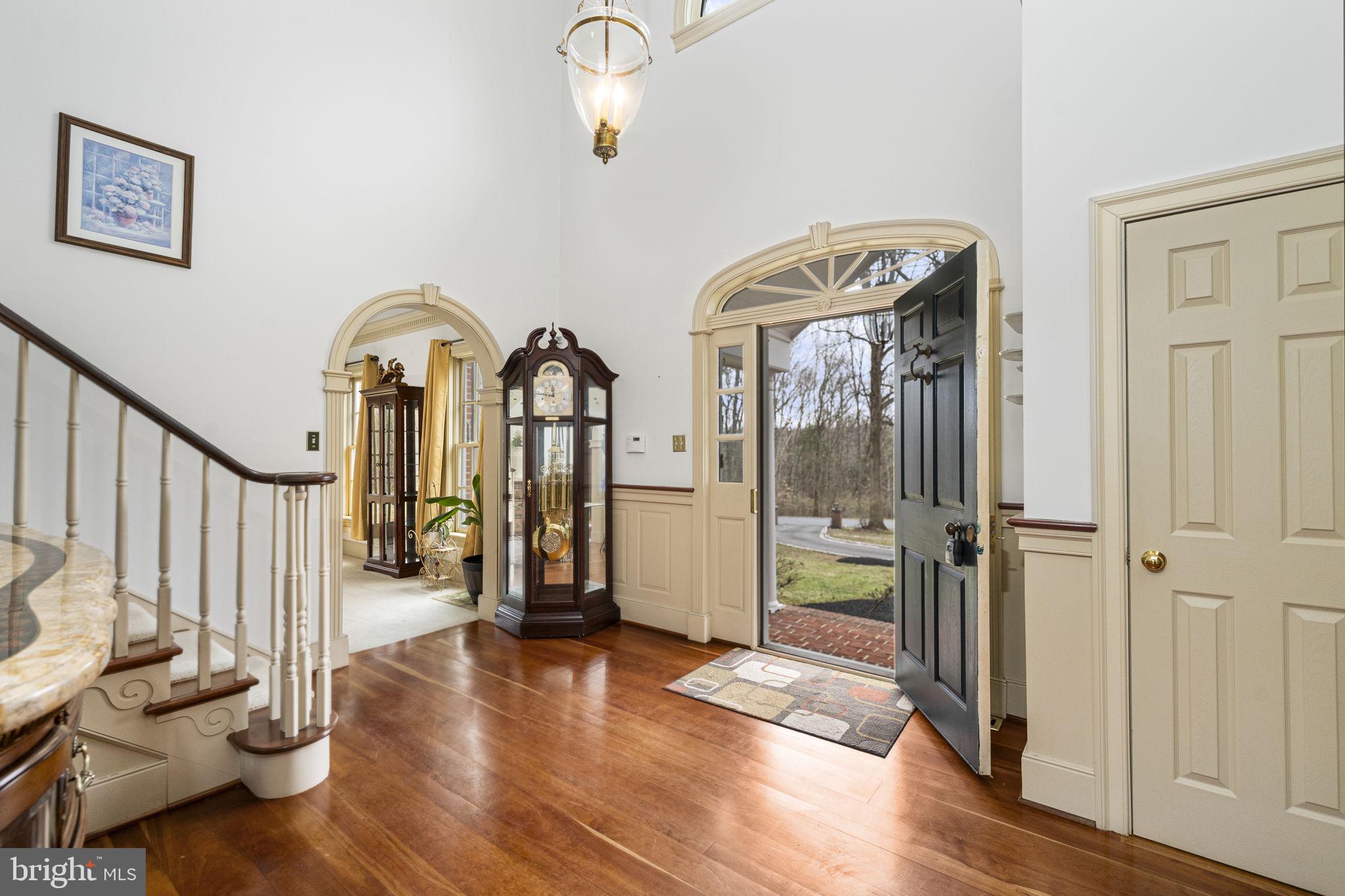 BASSETT HUNT - Residential