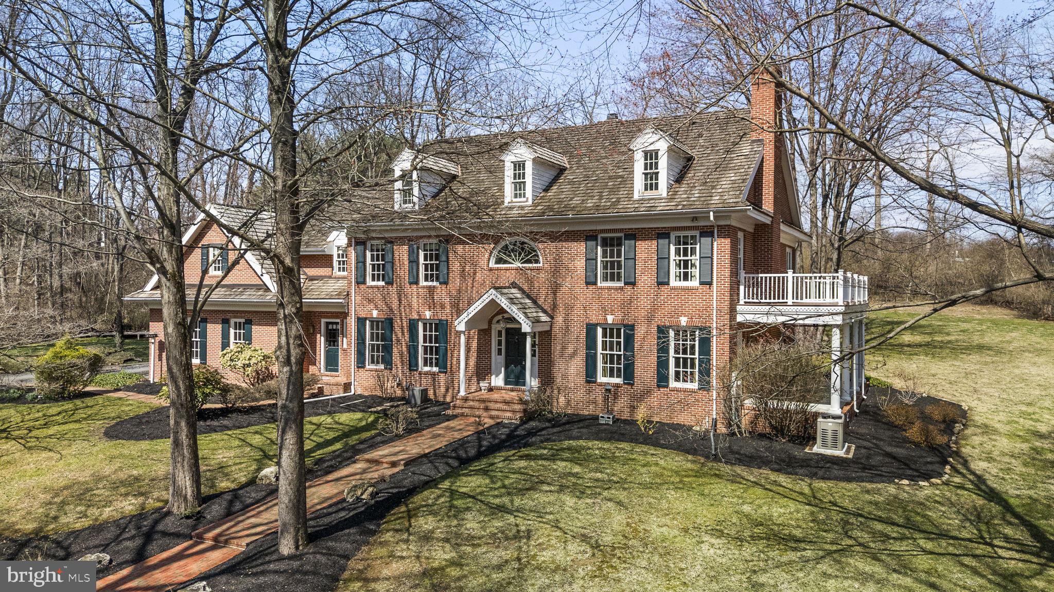 BASSETT HUNT - Residential