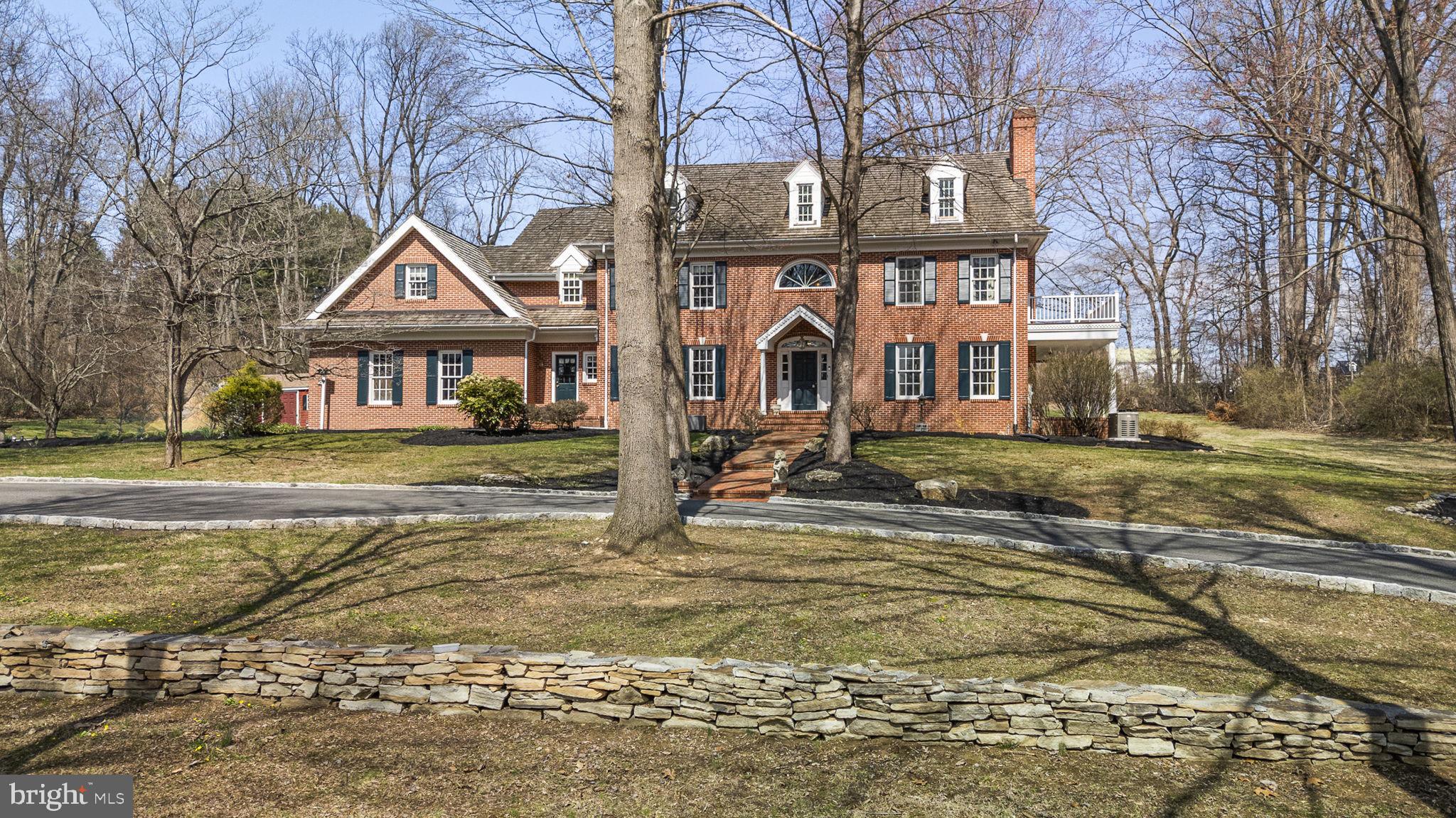 BASSETT HUNT - Residential