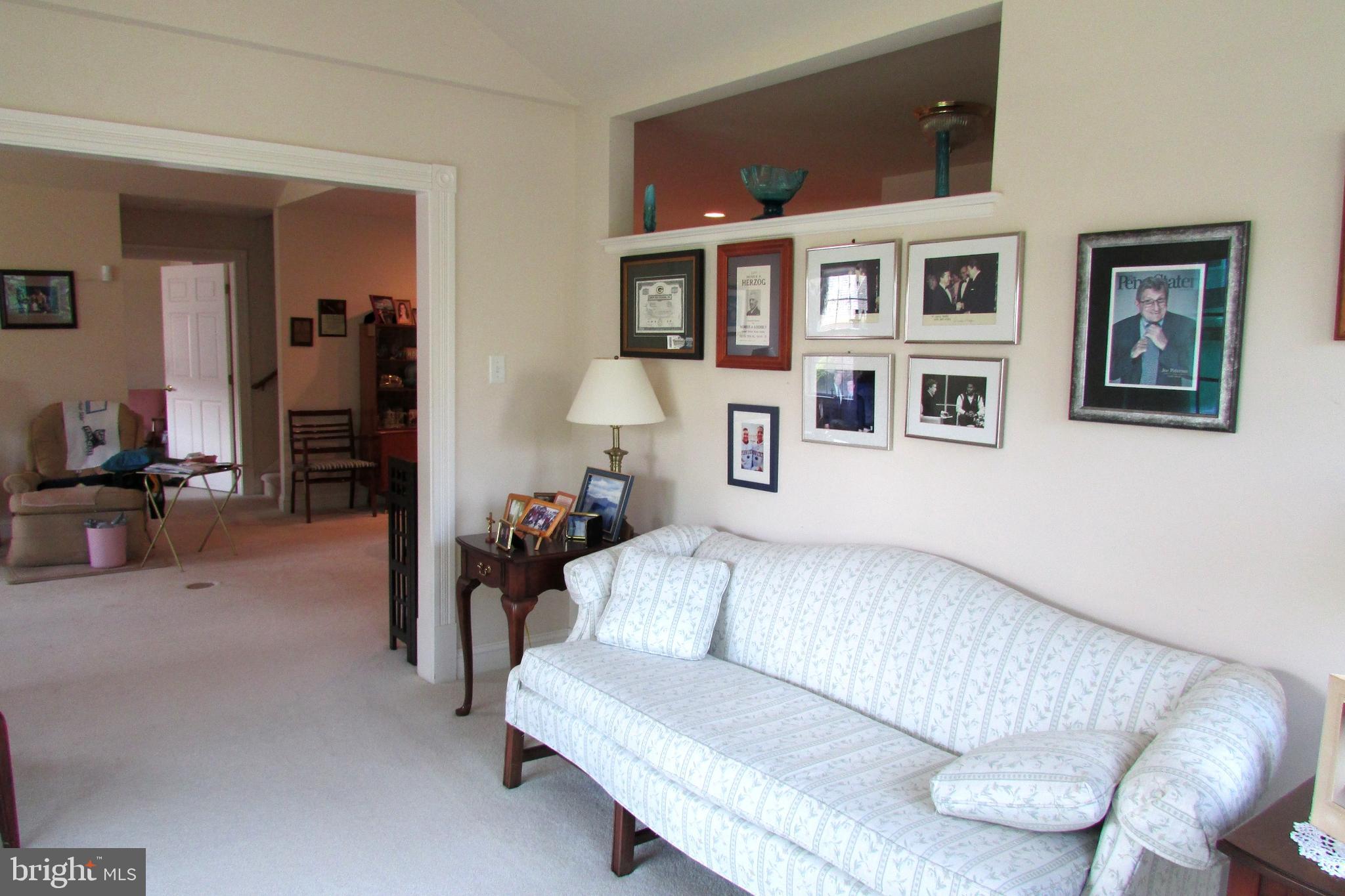 ENGLISH MEADOWS - Residential