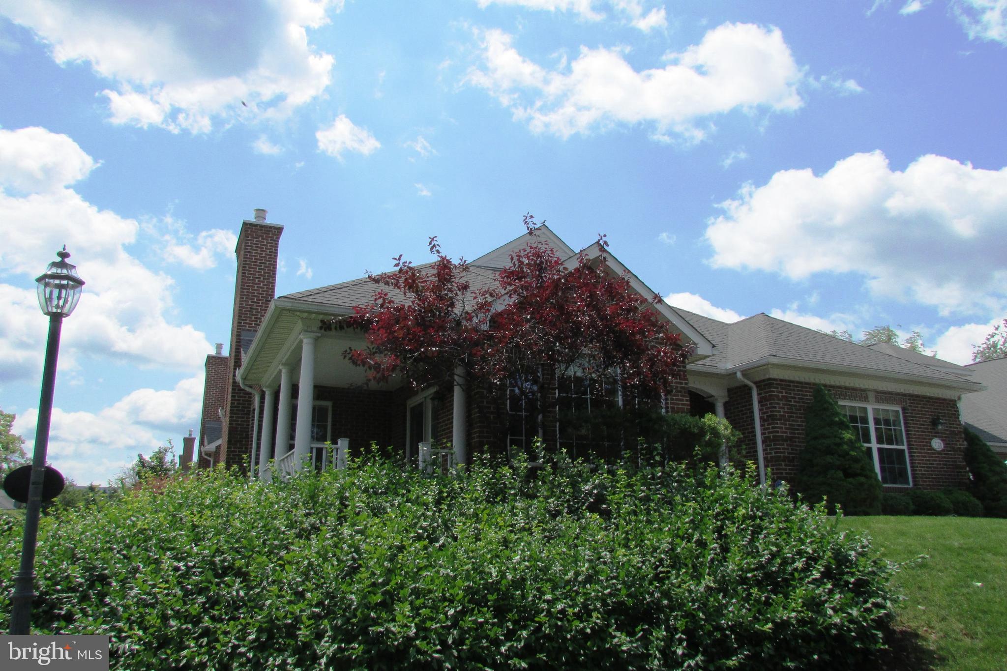 ENGLISH MEADOWS - Residential