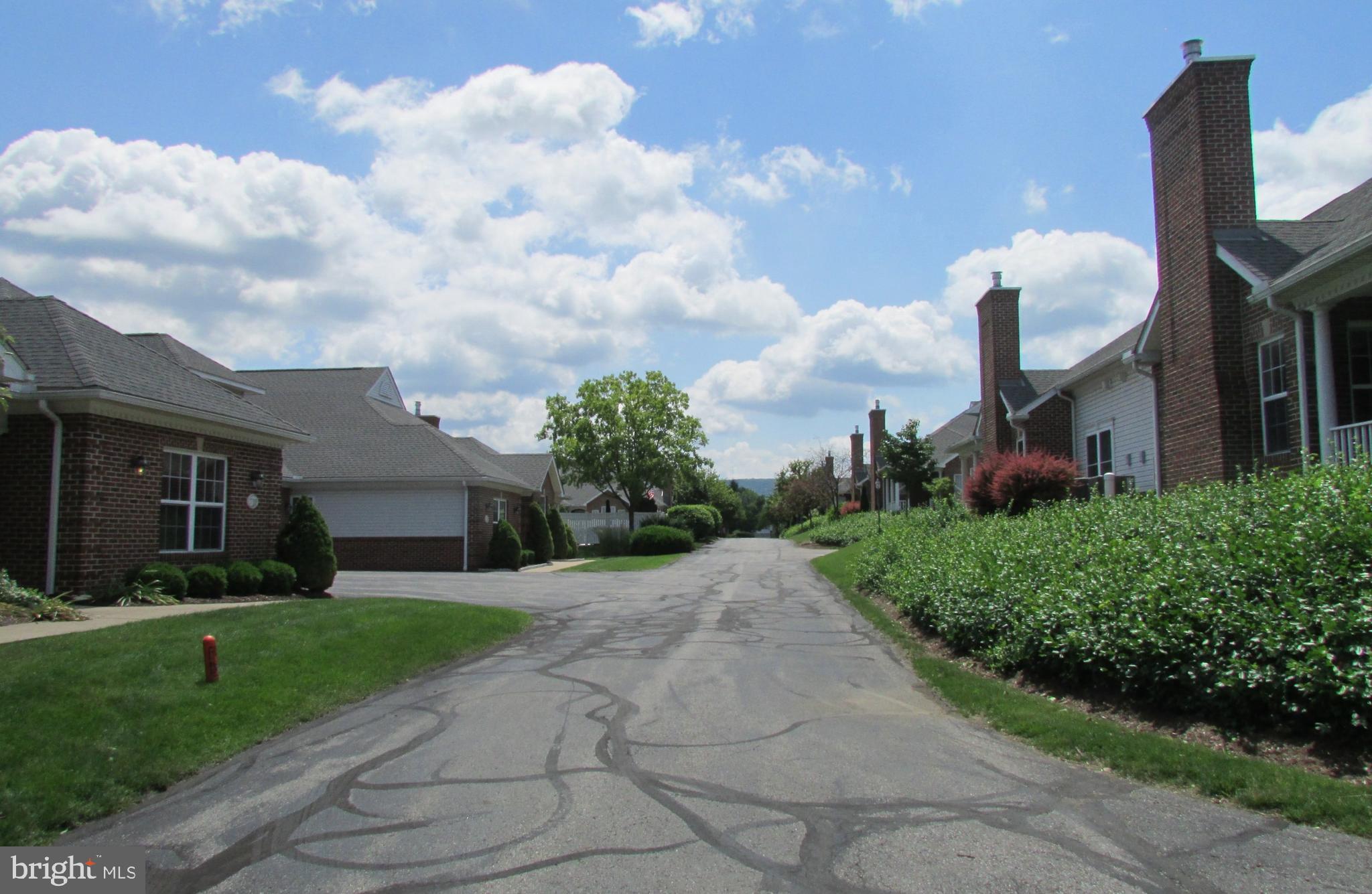 ENGLISH MEADOWS - Residential