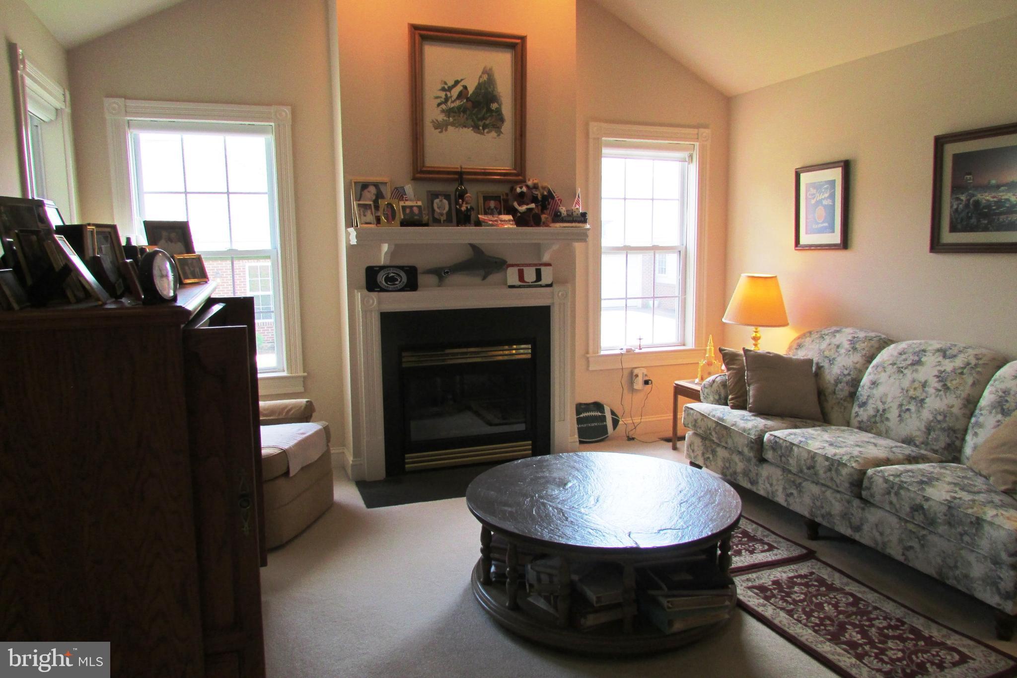 ENGLISH MEADOWS - Residential